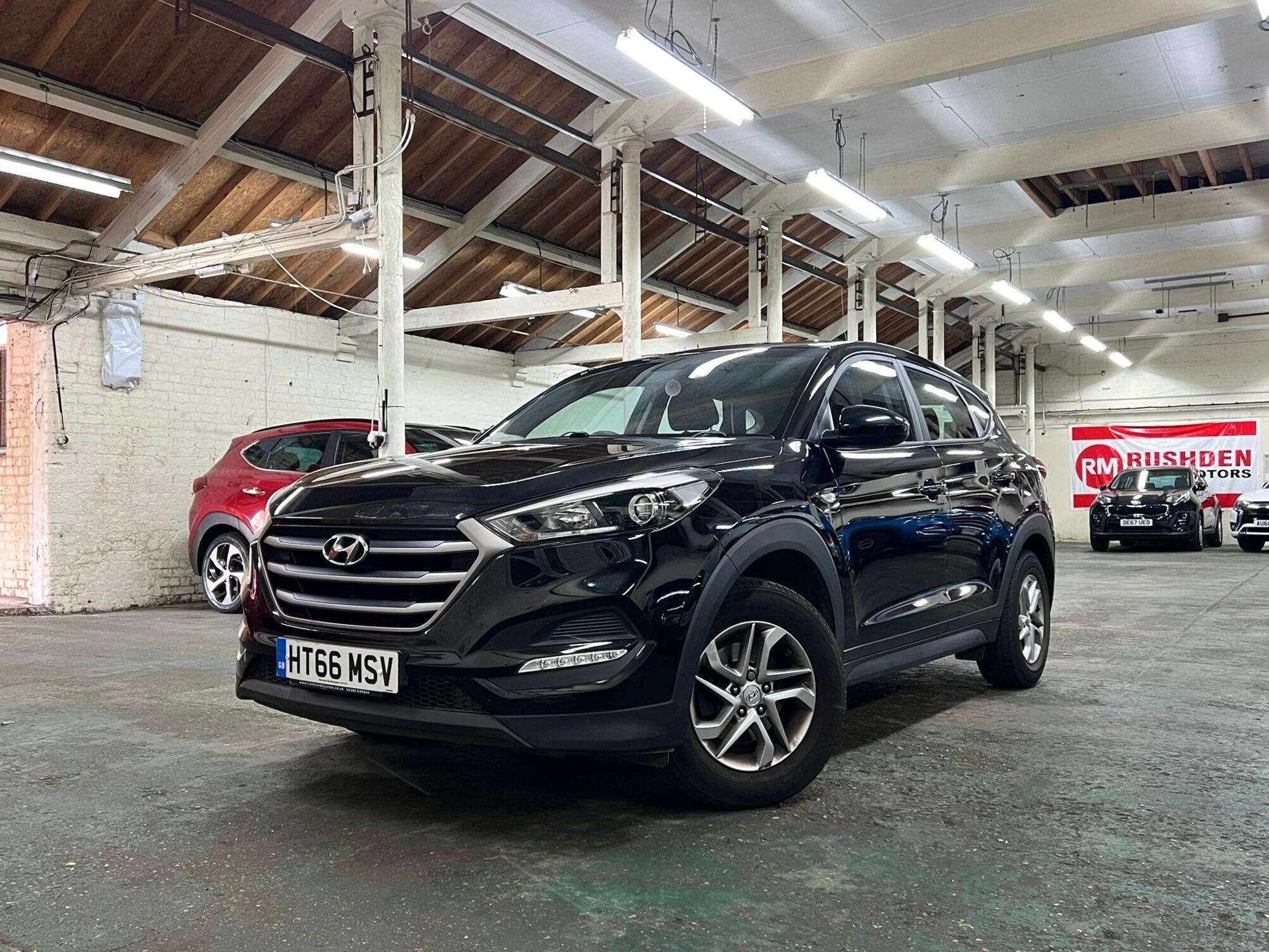 A 2017 HYUNDAI TUCSON 1.6 GDi Blue Drive S Euro 6 (s/s) 5dr A 2017 HYUNDAI TUCSON 1.6 GDi Blue Drive S Euro 6 (s/s) 5dr