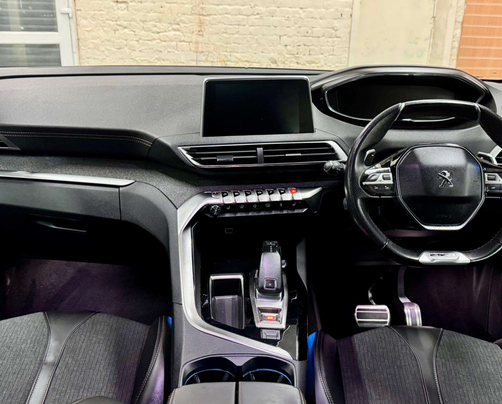 2018 PEUGEOT 5008 2018 PEUGEOT 5008