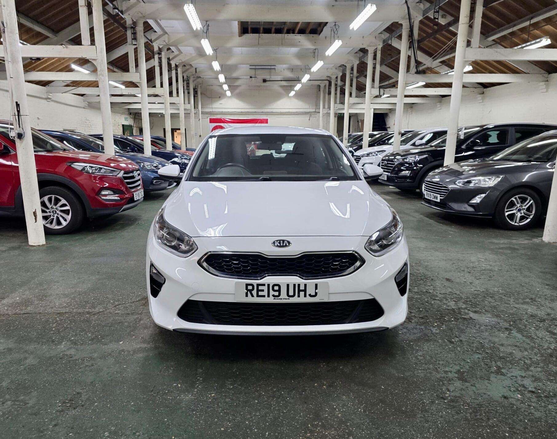 A 2019 KIA CEED 1.6 CRDi ECO 2 Euro 6 (s/s) 5dr A 2019 KIA CEED 1.6 CRDi ECO 2 Euro 6 (s/s) 5dr