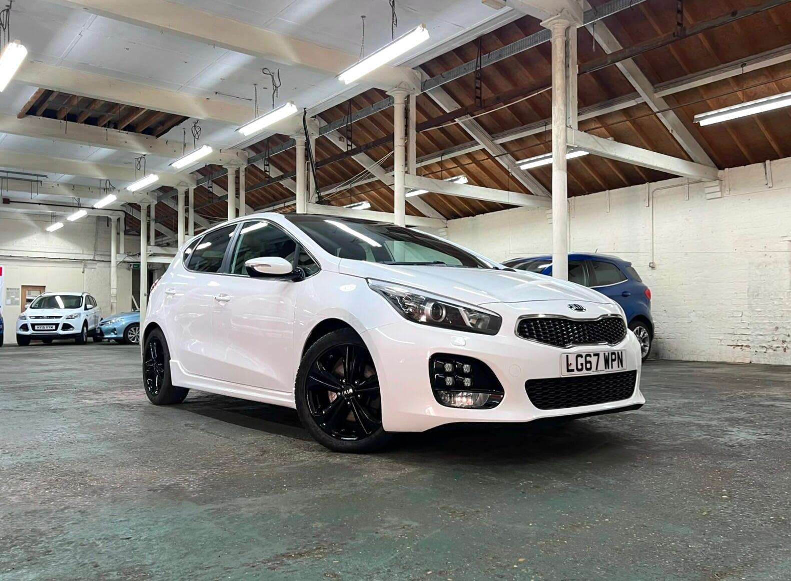 A 2017 KIA CEED 1.6 CRDi GT-Line S Euro 6 (s/s) 5dr A 2017 KIA CEED 1.6 CRDi GT-Line S Euro 6 (s/s) 5dr