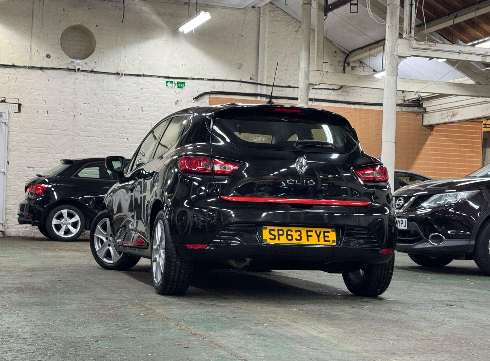 2013 RENAULT CLIO 2013 RENAULT CLIO