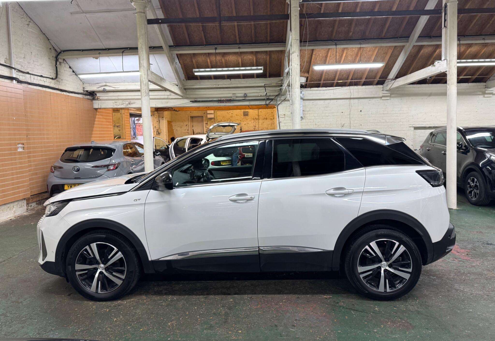 2021 PEUGEOT 3008 2021 PEUGEOT 3008