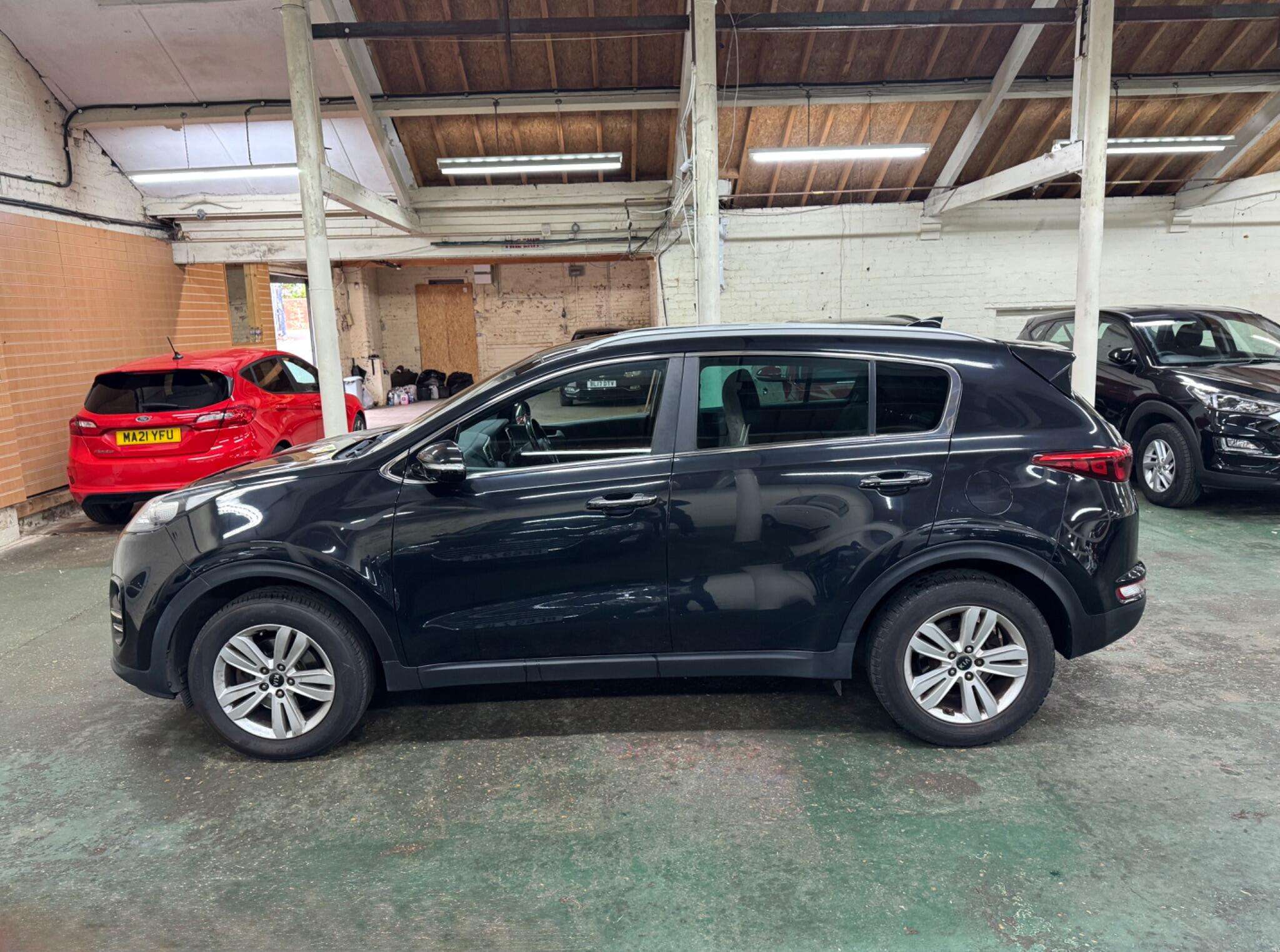 A 2016 KIA SPORTAGE 1.6 GDi 2 Euro 6 (s/s) 5dr A 2016 KIA SPORTAGE 1.6 GDi 2 Euro 6 (s/s) 5dr