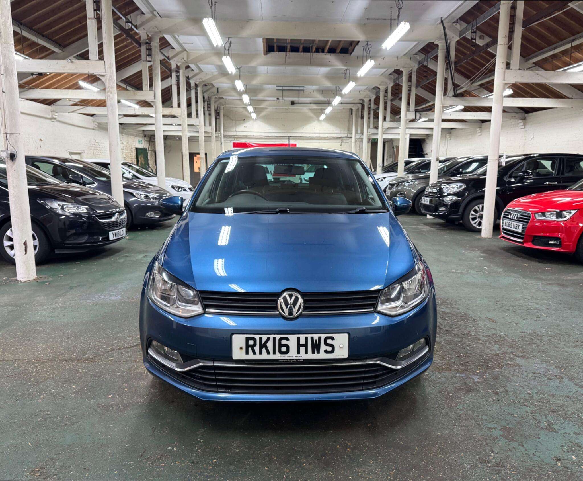 A 2016 VOLKSWAGEN POLO 1.2 TSI BlueMotion Tech Match Euro 6 (s/s) 5dr A 2016 VOLKSWAGEN POLO 1.2 TSI BlueMotion Tech Match Euro 6 (s/s) 5dr