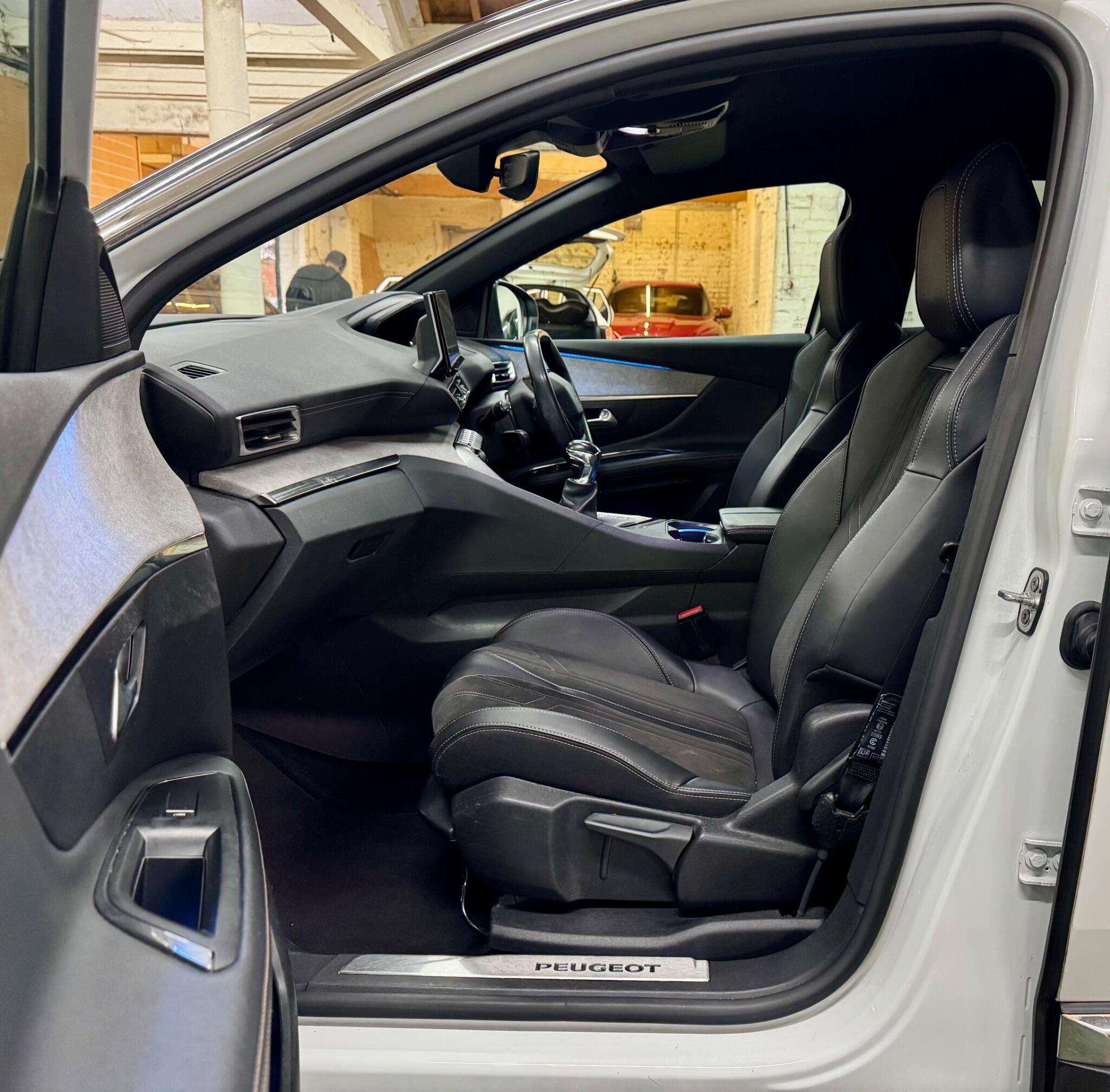 2021 PEUGEOT 3008 2021 PEUGEOT 3008