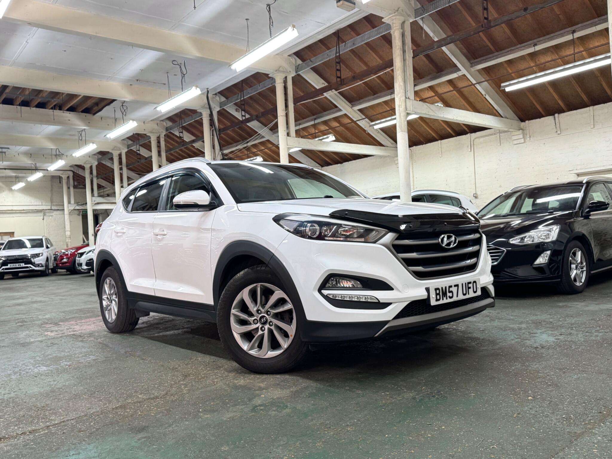A 2015 HYUNDAI TUCSON 1.7 CRDi Blue Drive SE Euro 6 (s/s) 5dr A 2015 HYUNDAI TUCSON 1.7 CRDi Blue Drive SE Euro 6 (s/s) 5dr