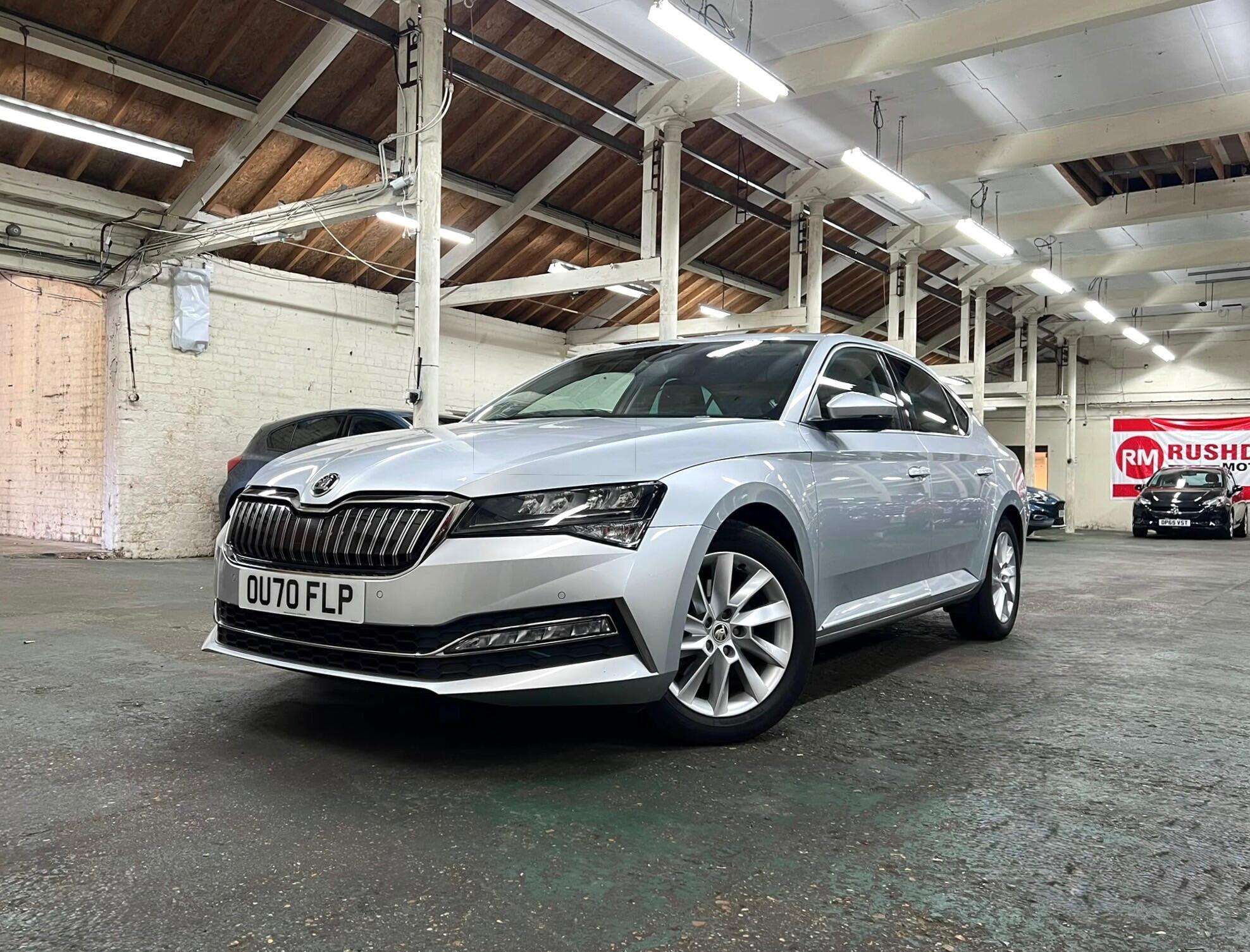 A 2020 SKODA SUPERB 1.4 TSI iV 13kWh SE Technology Hatchback 5dr Petrol Plug-in Hybrid DSG Euro 6 (s/s) (218 ps) A 2020 SKODA SUPERB 1.4 TSI iV 13kWh SE Technology Hatchback 5dr Petrol Plug-in Hybrid DSG Euro 6 (s/s) (218 ps)