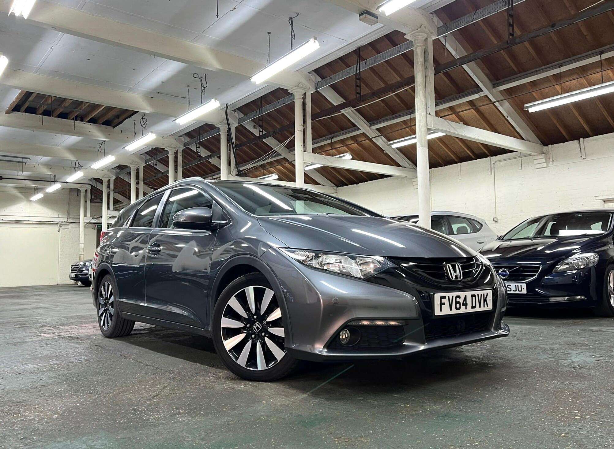 A 2014 HONDA CIVIC 1.6 i-DTEC SR Tourer Euro 5 (s/s) 5dr A 2014 HONDA CIVIC 1.6 i-DTEC SR Tourer Euro 5 (s/s) 5dr