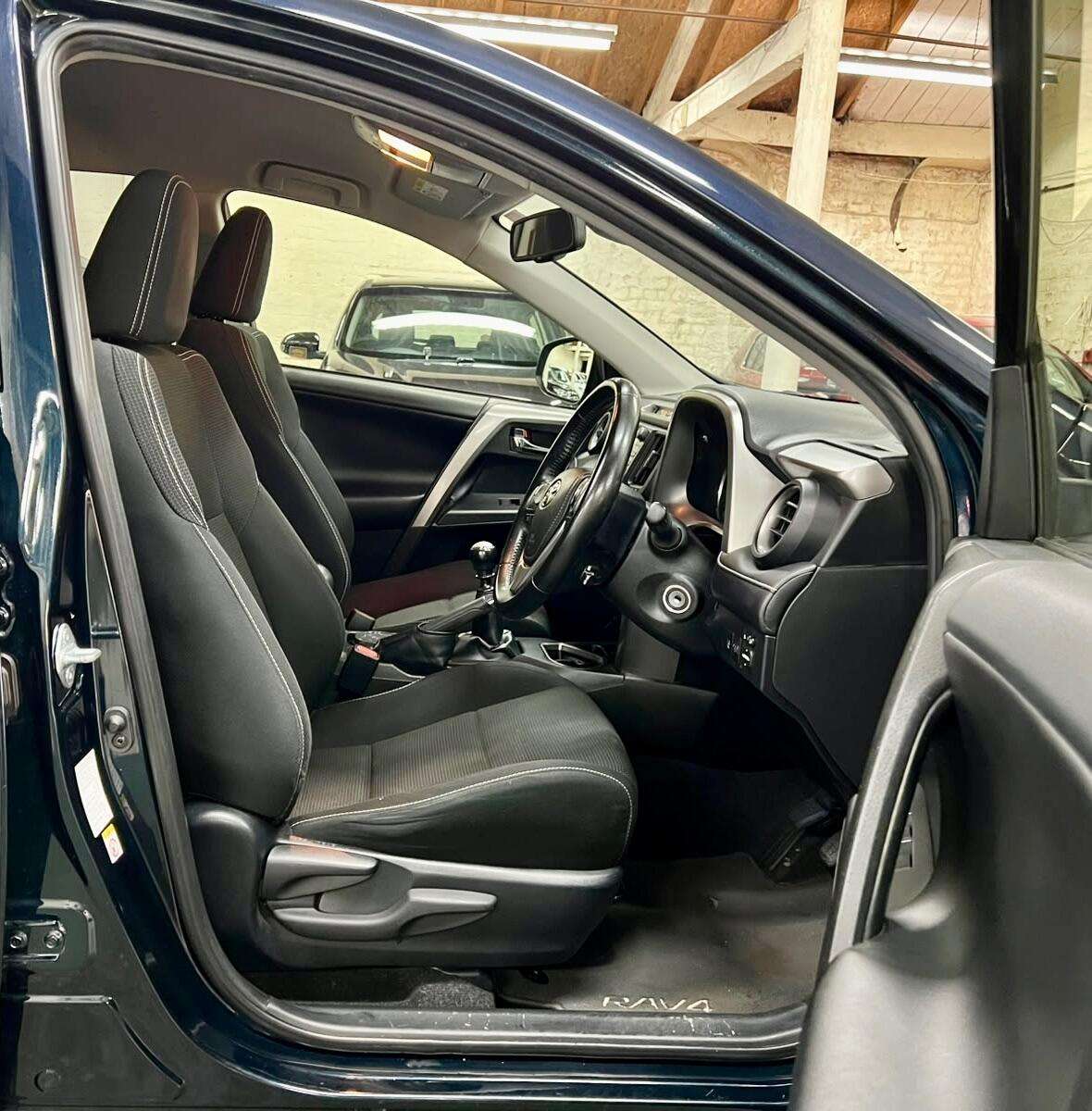 2017 TOYOTA RAV4 2017 TOYOTA RAV4