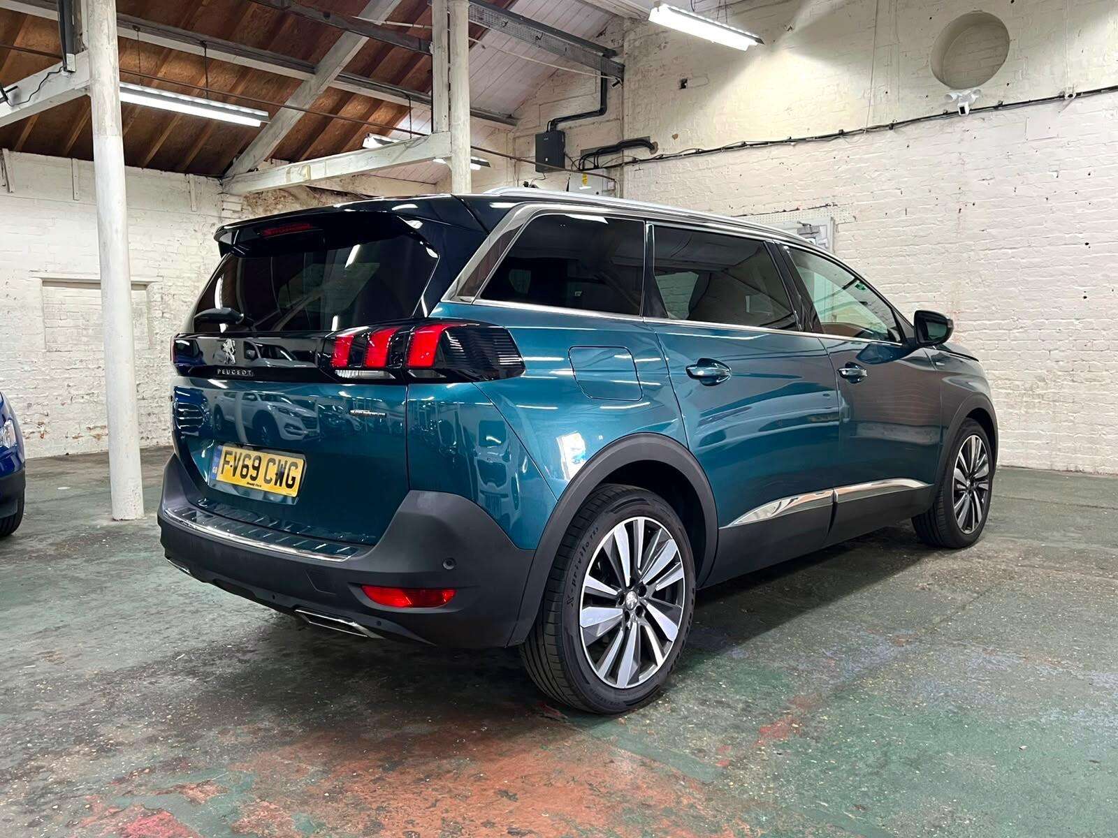 2019 PEUGEOT 5008 2019 PEUGEOT 5008