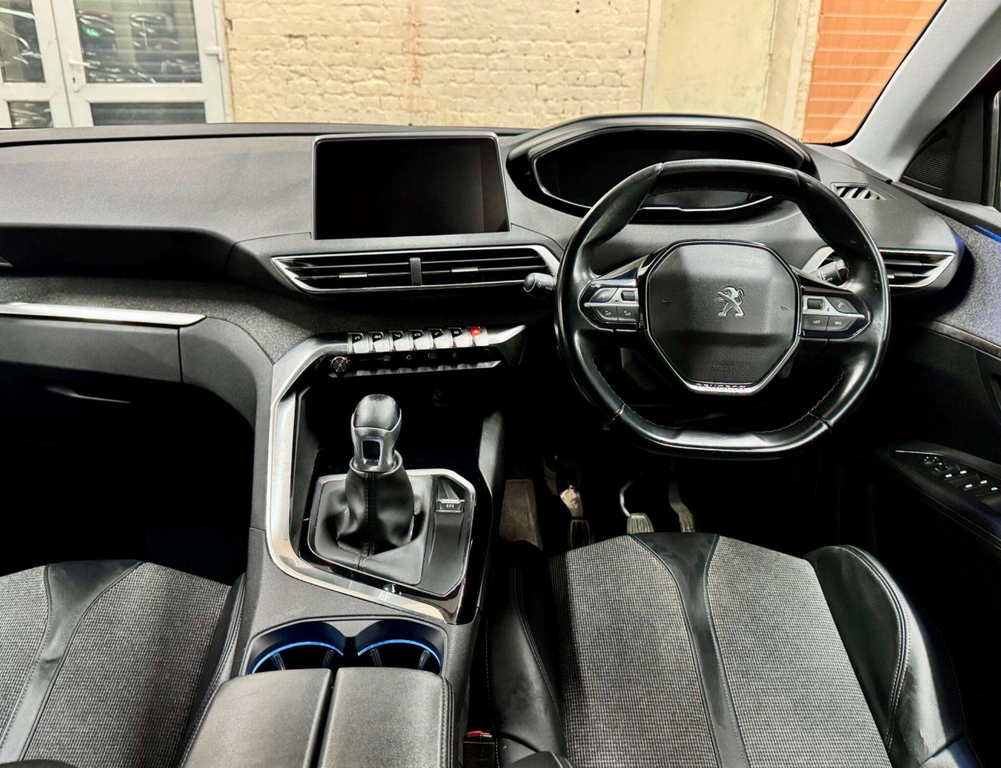 2019 PEUGEOT 5008 2019 PEUGEOT 5008
