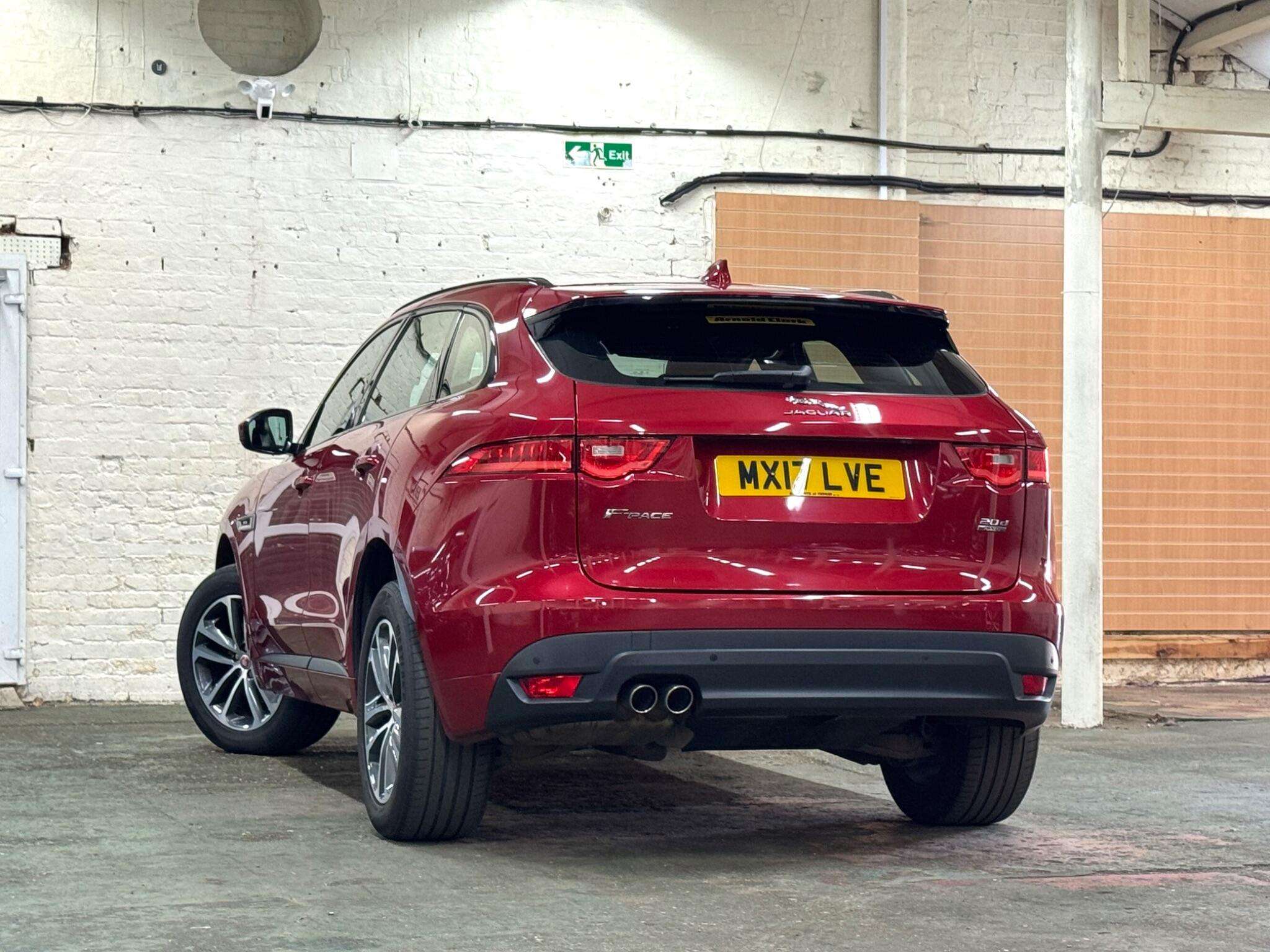 2017 JAGUAR F-PACE 2017 JAGUAR F-PACE