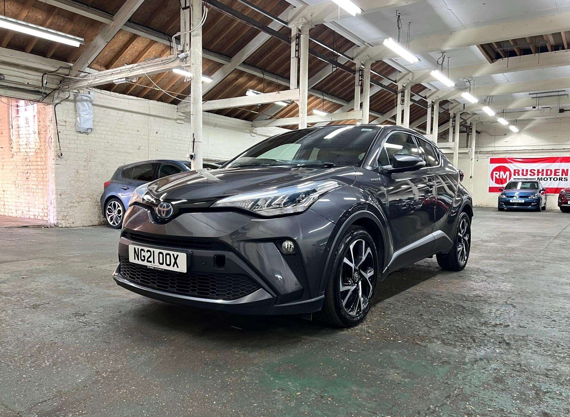 A 2021 TOYOTA C-HR 1.8 VVT-h Design CVT Euro 6 (s/s) 5dr A 2021 TOYOTA C-HR 1.8 VVT-h Design CVT Euro 6 (s/s) 5dr