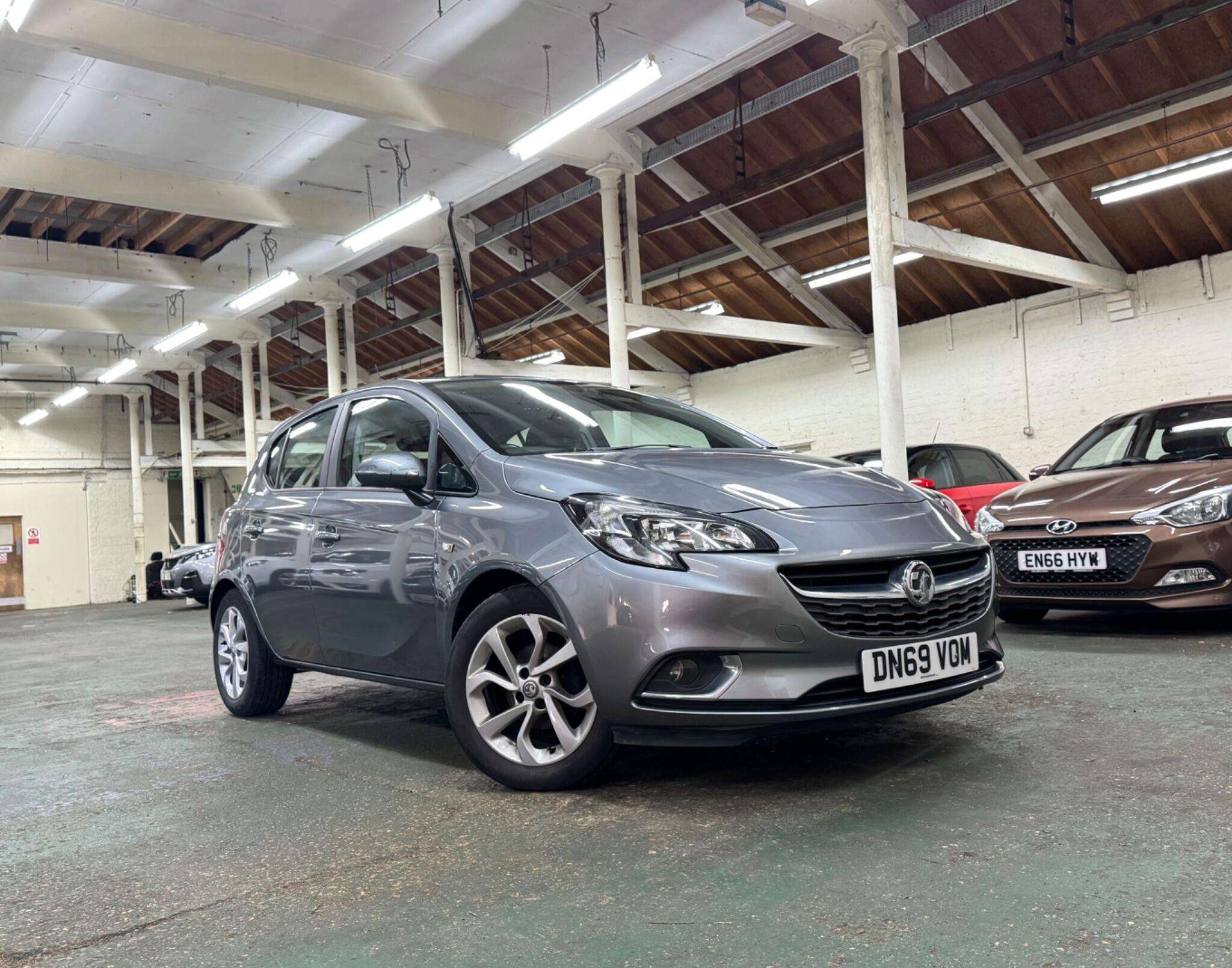 A 2019 VAUXHALL CORSA 1.4i SRi Nav Euro 6 (s/s) 5dr A 2019 VAUXHALL CORSA 1.4i SRi Nav Euro 6 (s/s) 5dr