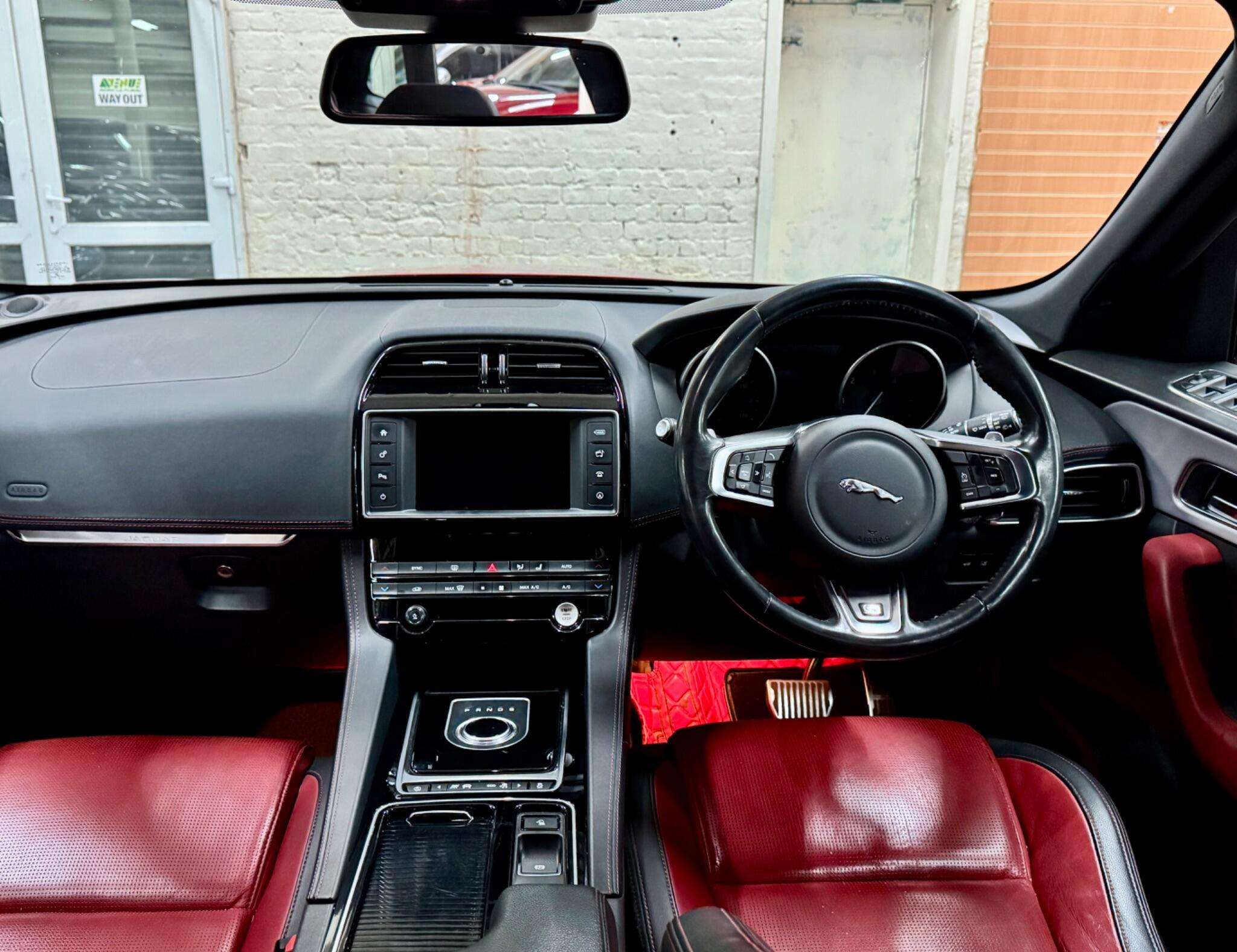 2017 JAGUAR F-PACE 2017 JAGUAR F-PACE