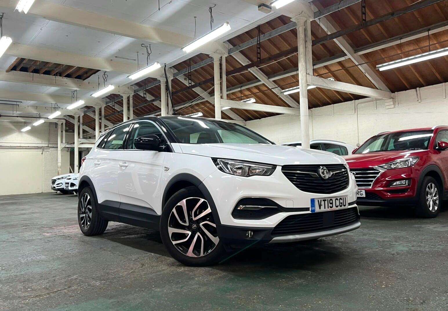 A 2019 VAUXHALL GRANDLAND X 1.2 Turbo Elite Nav Euro 6 (s/s) 5dr A 2019 VAUXHALL GRANDLAND X 1.2 Turbo Elite Nav Euro 6 (s/s) 5dr
