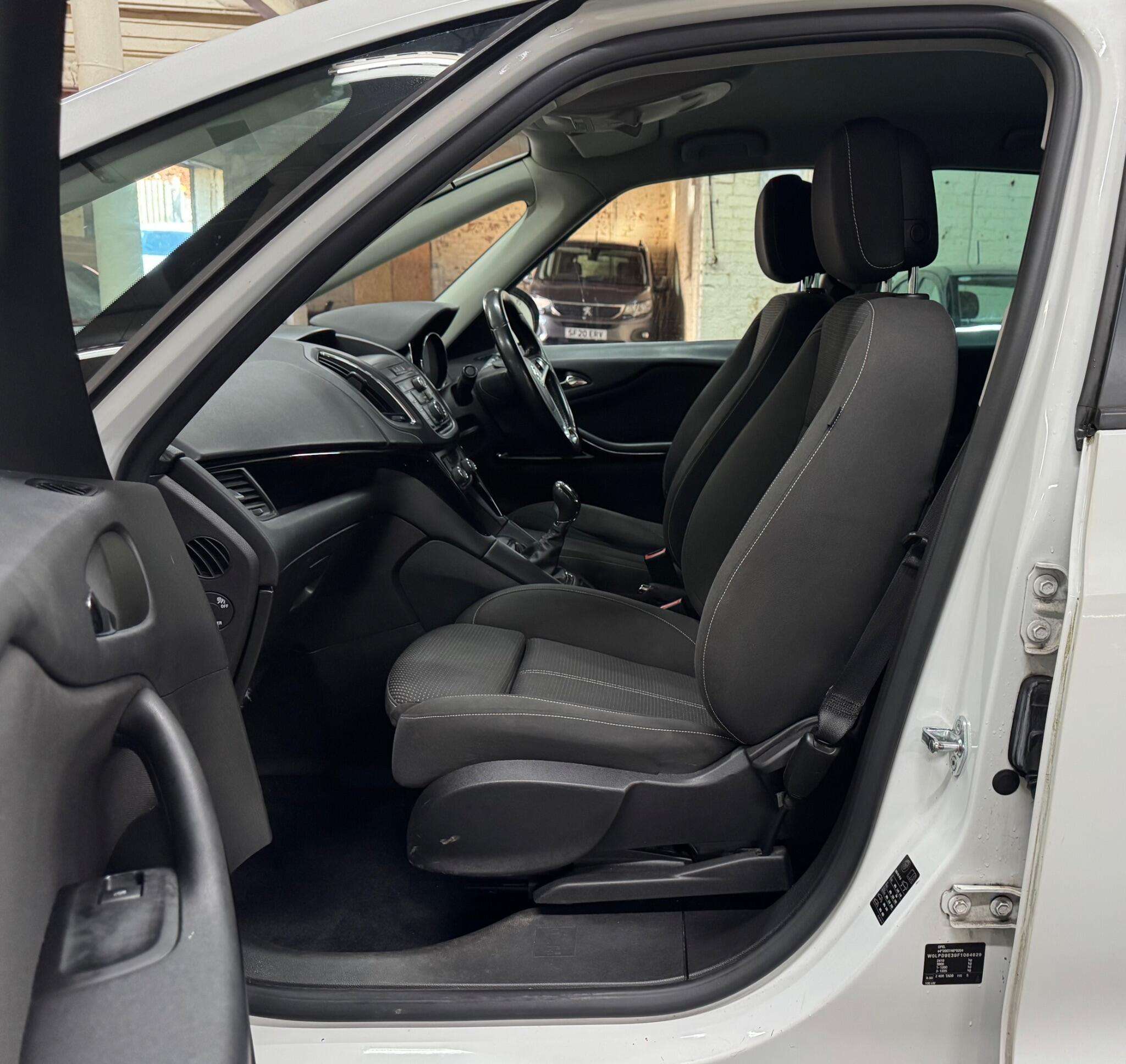 2015 VAUXHALL ZAFIRA TOURER 2015 VAUXHALL ZAFIRA TOURER