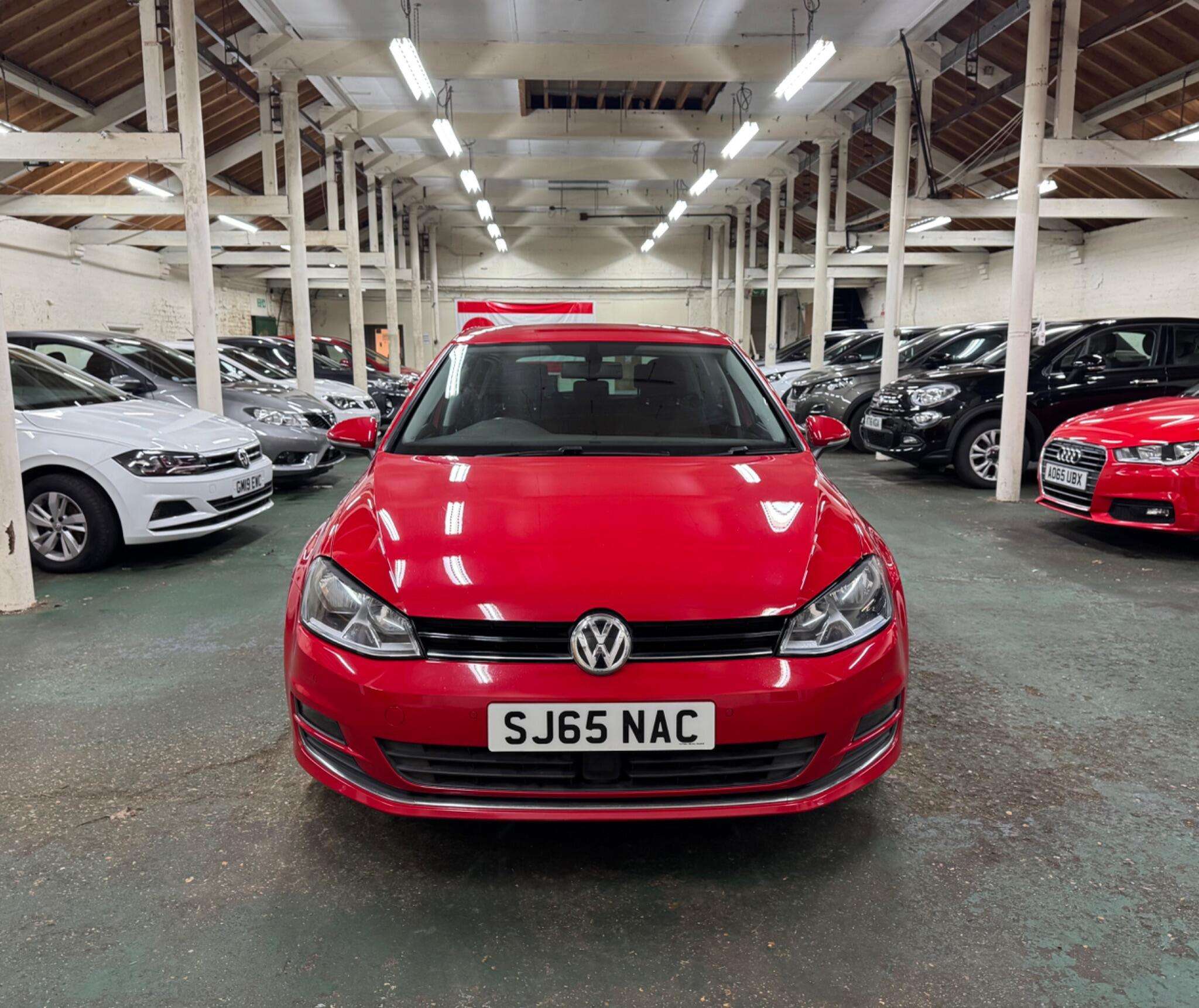 A 2015 VOLKSWAGEN GOLF 1.4 TSI BlueMotion Tech ACT GT Euro 6 (s/s) 5dr A 2015 VOLKSWAGEN GOLF 1.4 TSI BlueMotion Tech ACT GT Euro 6 (s/s) 5dr