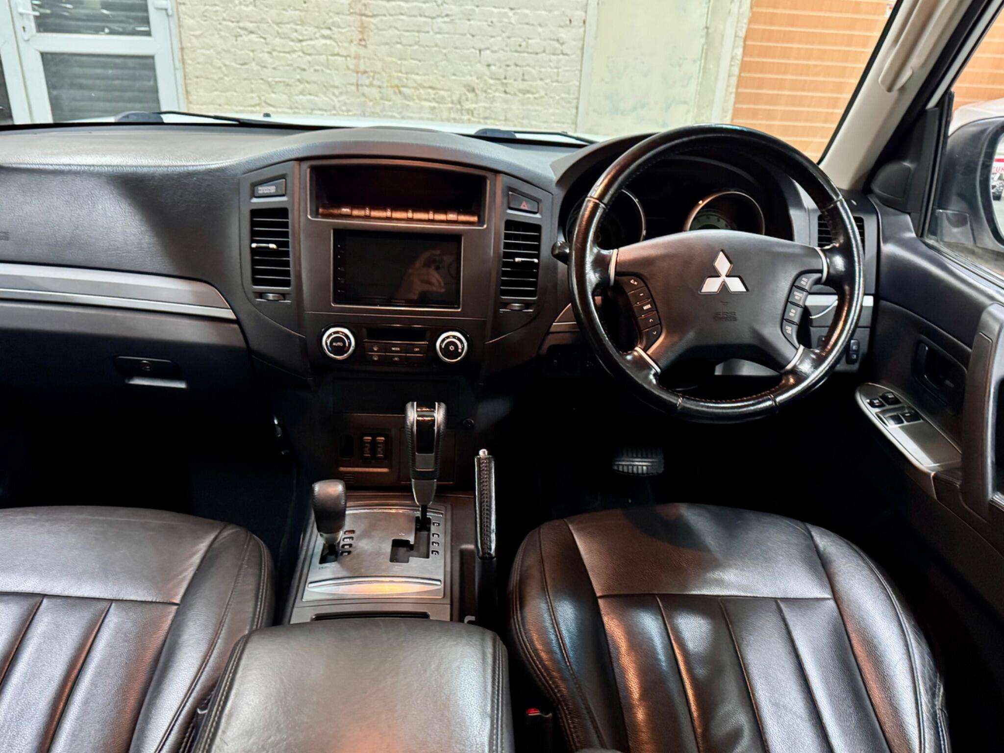 2014 MITSUBISHI SHOGUN 2014 MITSUBISHI SHOGUN