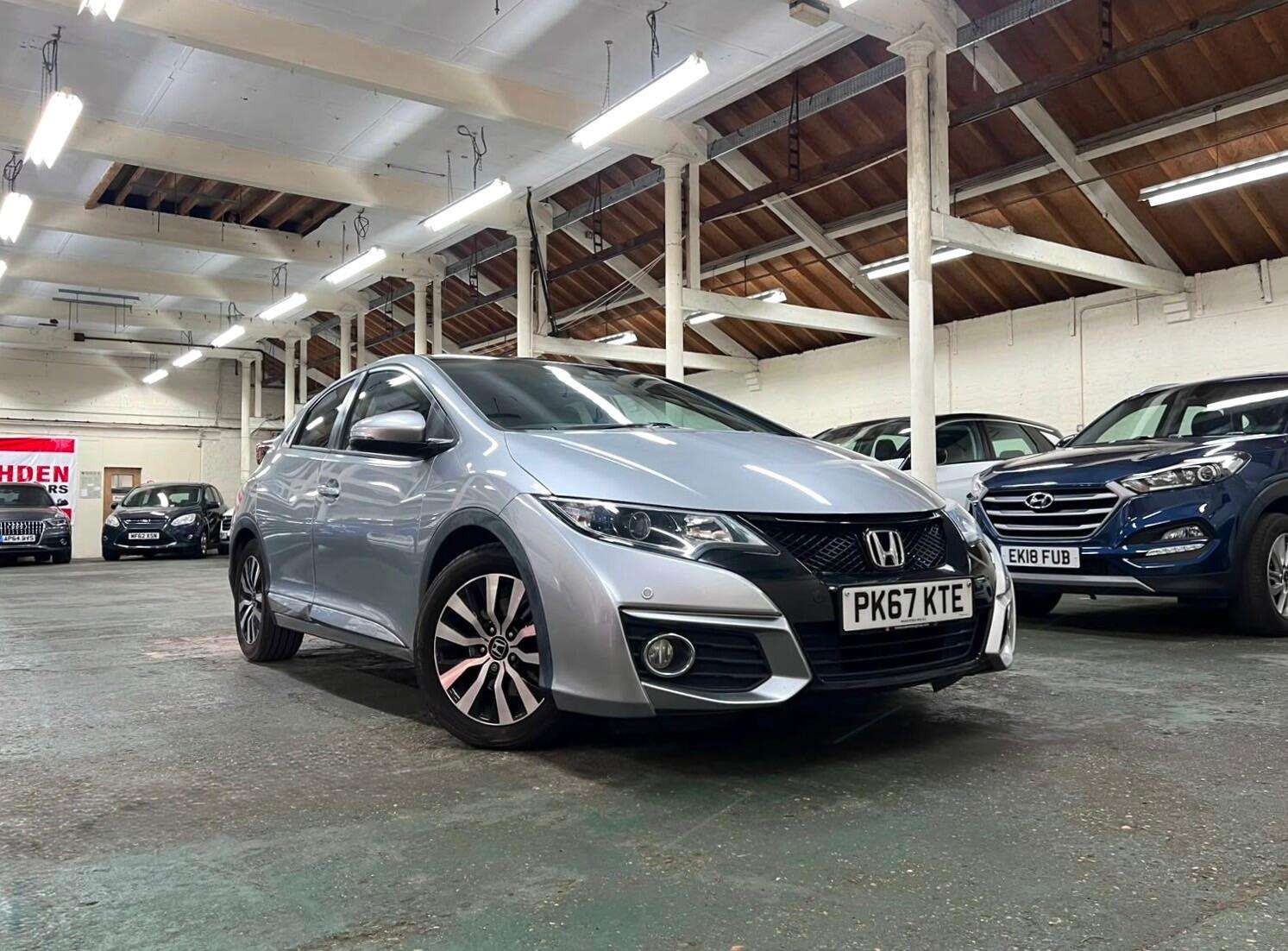 A 2017 HONDA CIVIC 1.6 i-DTEC SR Euro 5 (s/s) 5dr A 2017 HONDA CIVIC 1.6 i-DTEC SR Euro 5 (s/s) 5dr