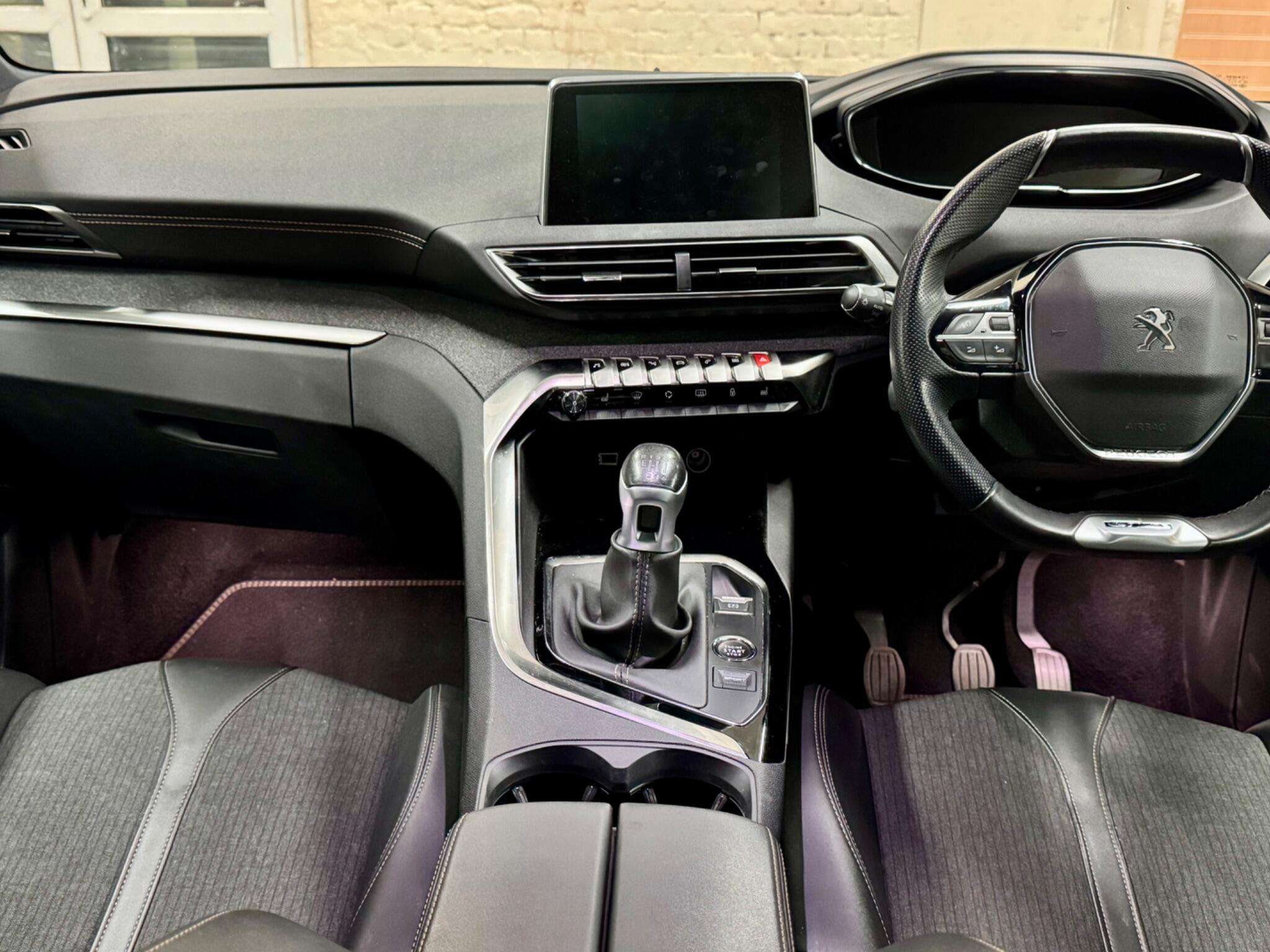 2019 PEUGEOT 5008 2019 PEUGEOT 5008