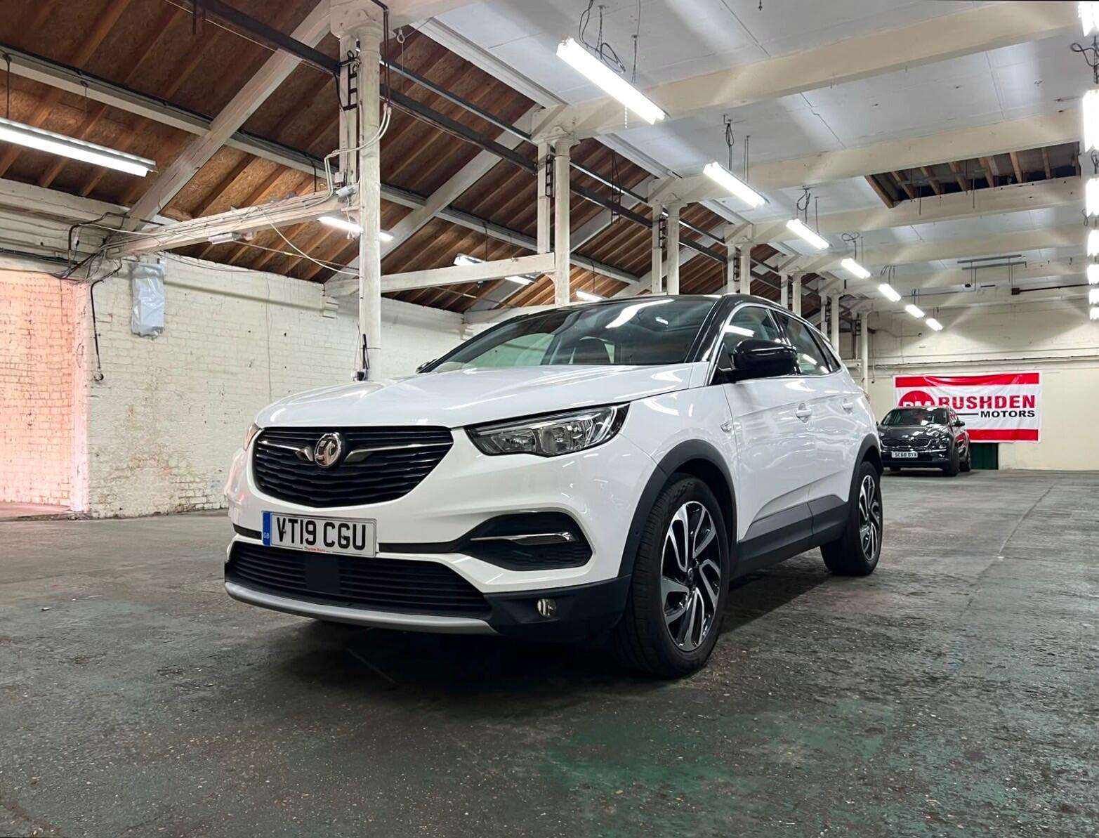 A 2019 VAUXHALL GRANDLAND X 1.2 Turbo Elite Nav Euro 6 (s/s) 5dr A 2019 VAUXHALL GRANDLAND X 1.2 Turbo Elite Nav Euro 6 (s/s) 5dr