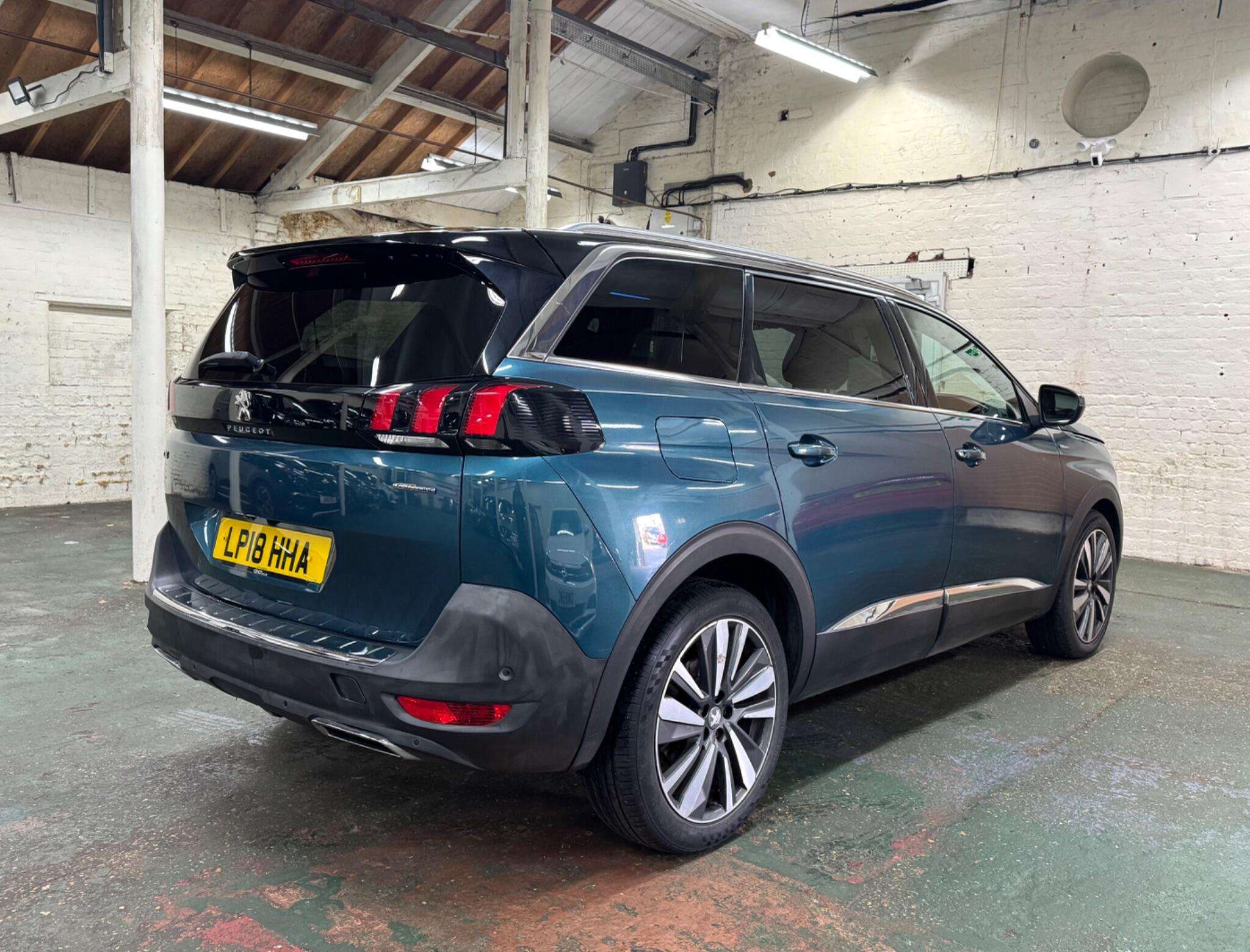 2018 PEUGEOT 5008 2018 PEUGEOT 5008