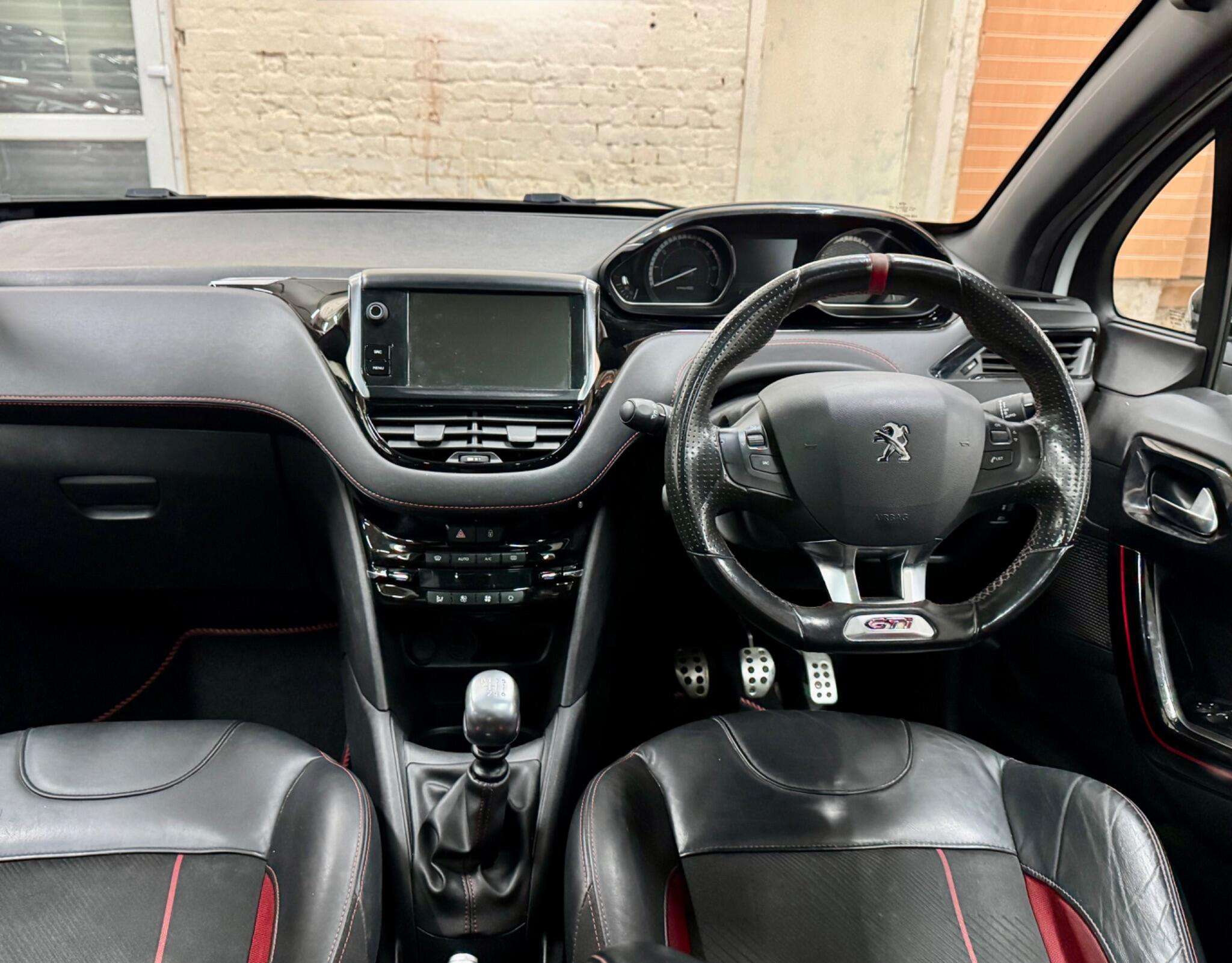 2016 PEUGEOT 208 2016 PEUGEOT 208
