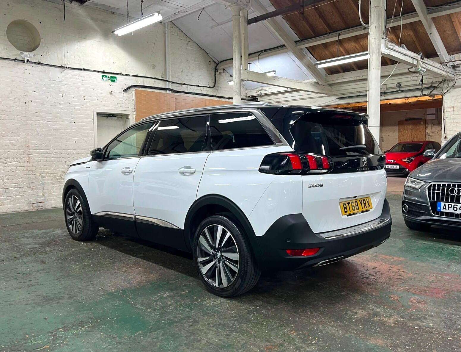 2019 PEUGEOT 5008 2019 PEUGEOT 5008
