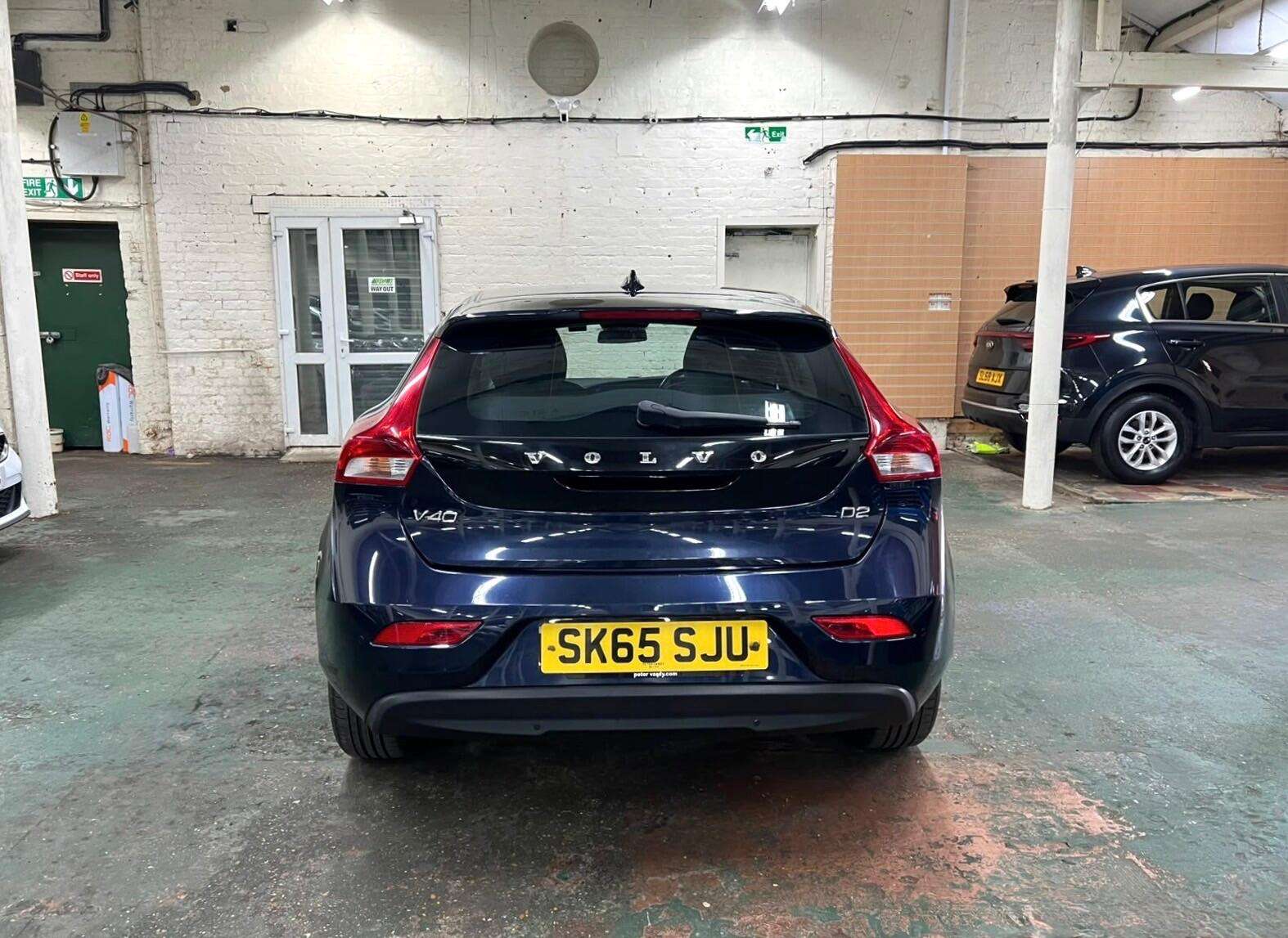 2015 VOLVO V40 2015 VOLVO V40