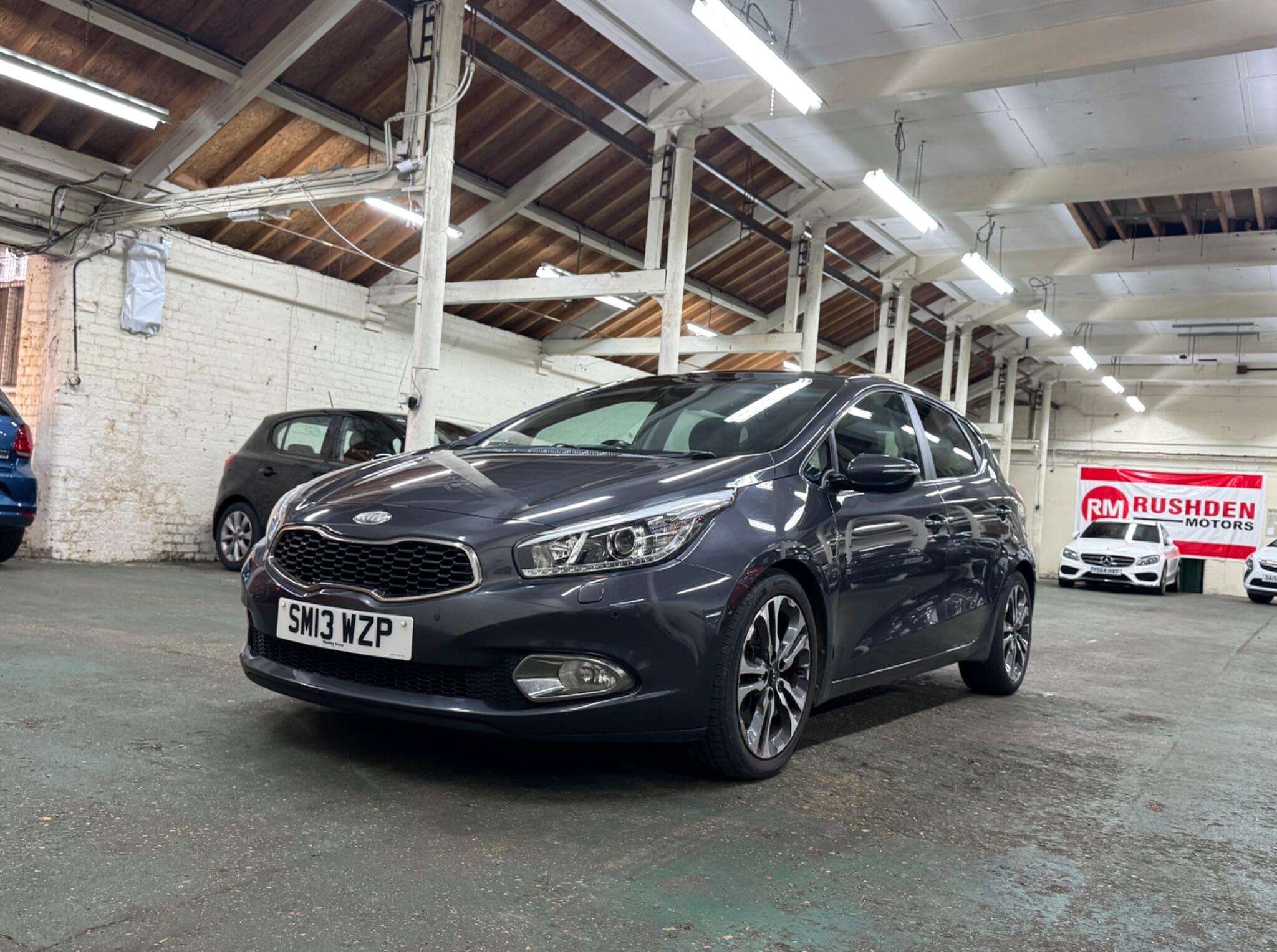 A 2013 KIA CEED 1.6 CRDi EcoDynamics 4 Tech Euro 5 (s/s) 5dr A 2013 KIA CEED 1.6 CRDi EcoDynamics 4 Tech Euro 5 (s/s) 5dr