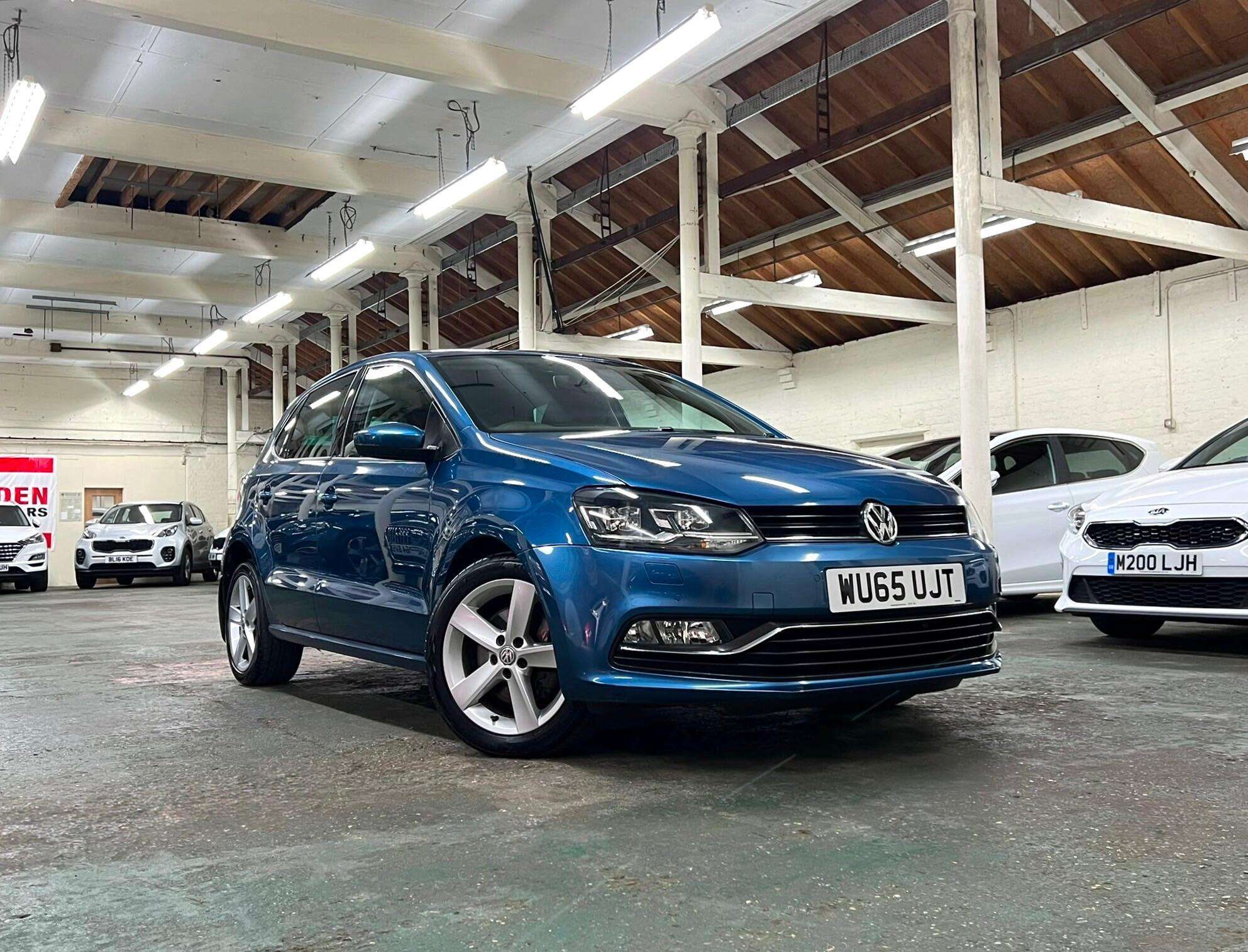 A 2015 VOLKSWAGEN POLO 1.2 TSI BlueMotion Tech SEL Euro 6 (s/s) 5dr A 2015 VOLKSWAGEN POLO 1.2 TSI BlueMotion Tech SEL Euro 6 (s/s) 5dr