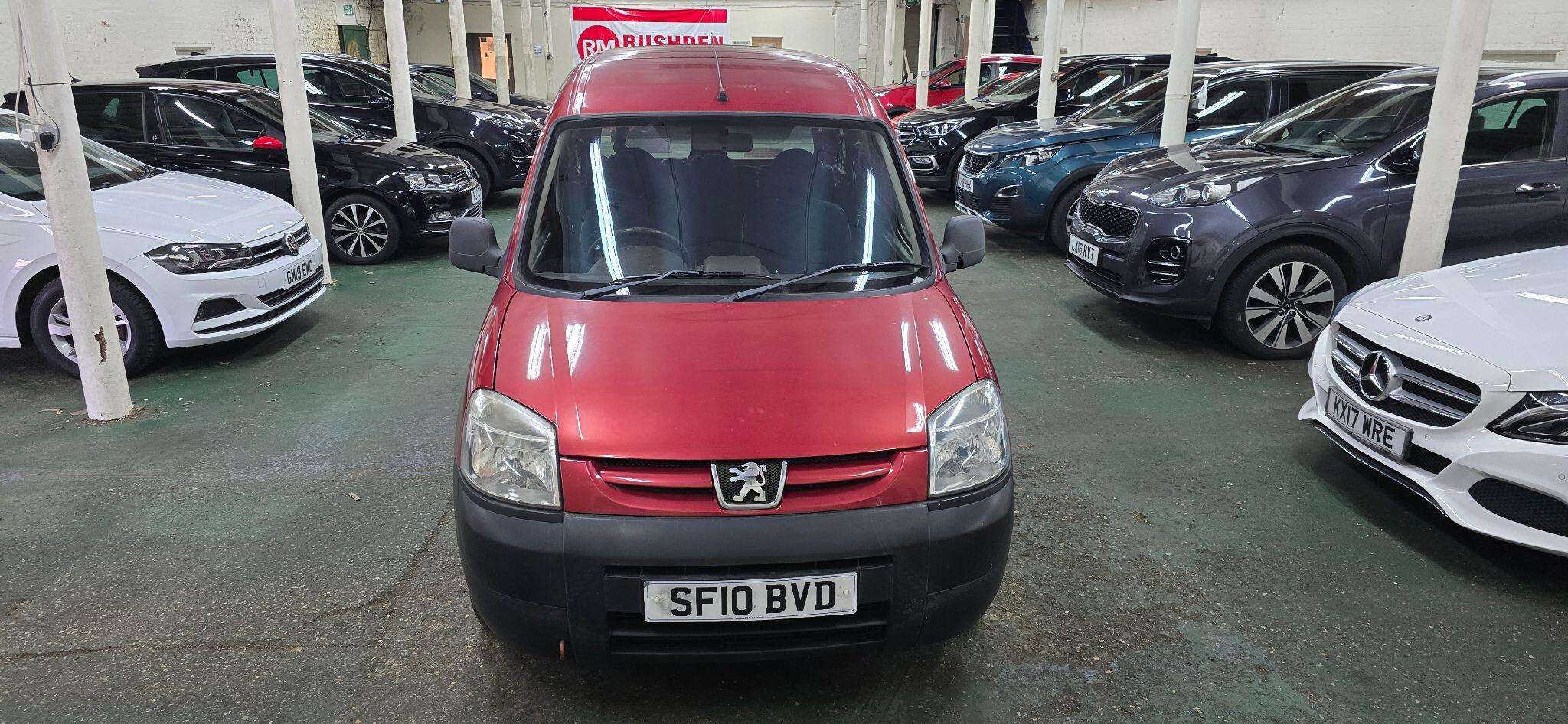 A 2010 PEUGEOT PARTNER 1.4 Combi 5dr A 2010 PEUGEOT PARTNER 1.4 Combi 5dr