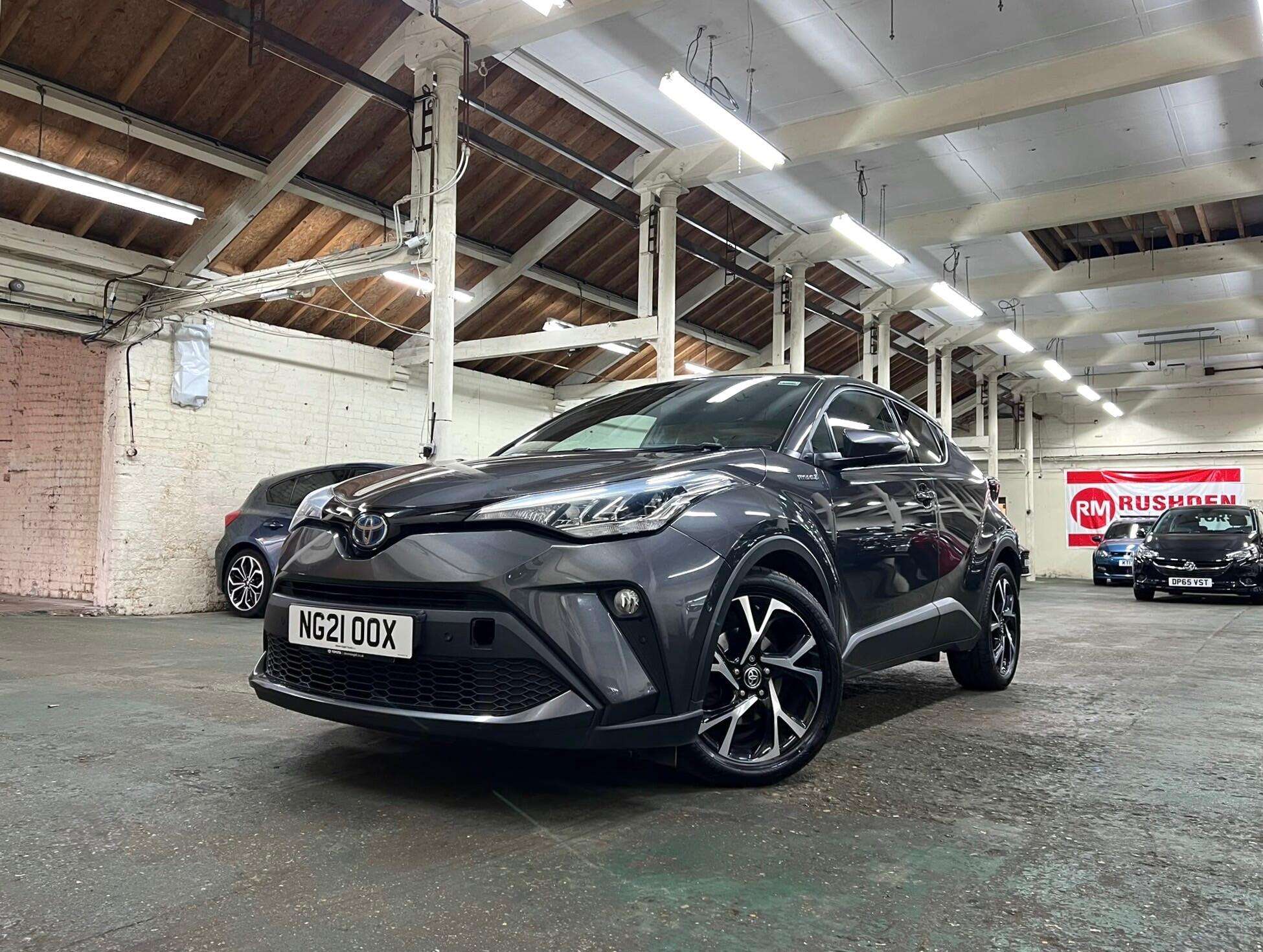 A 2021 TOYOTA C-HR 1.8 VVT-h Design CVT Euro 6 (s/s) 5dr A 2021 TOYOTA C-HR 1.8 VVT-h Design CVT Euro 6 (s/s) 5dr