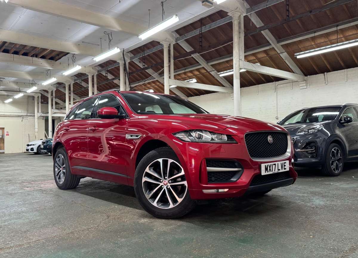 Check out this Jaguar F-pace 2017 Diesel Automatic