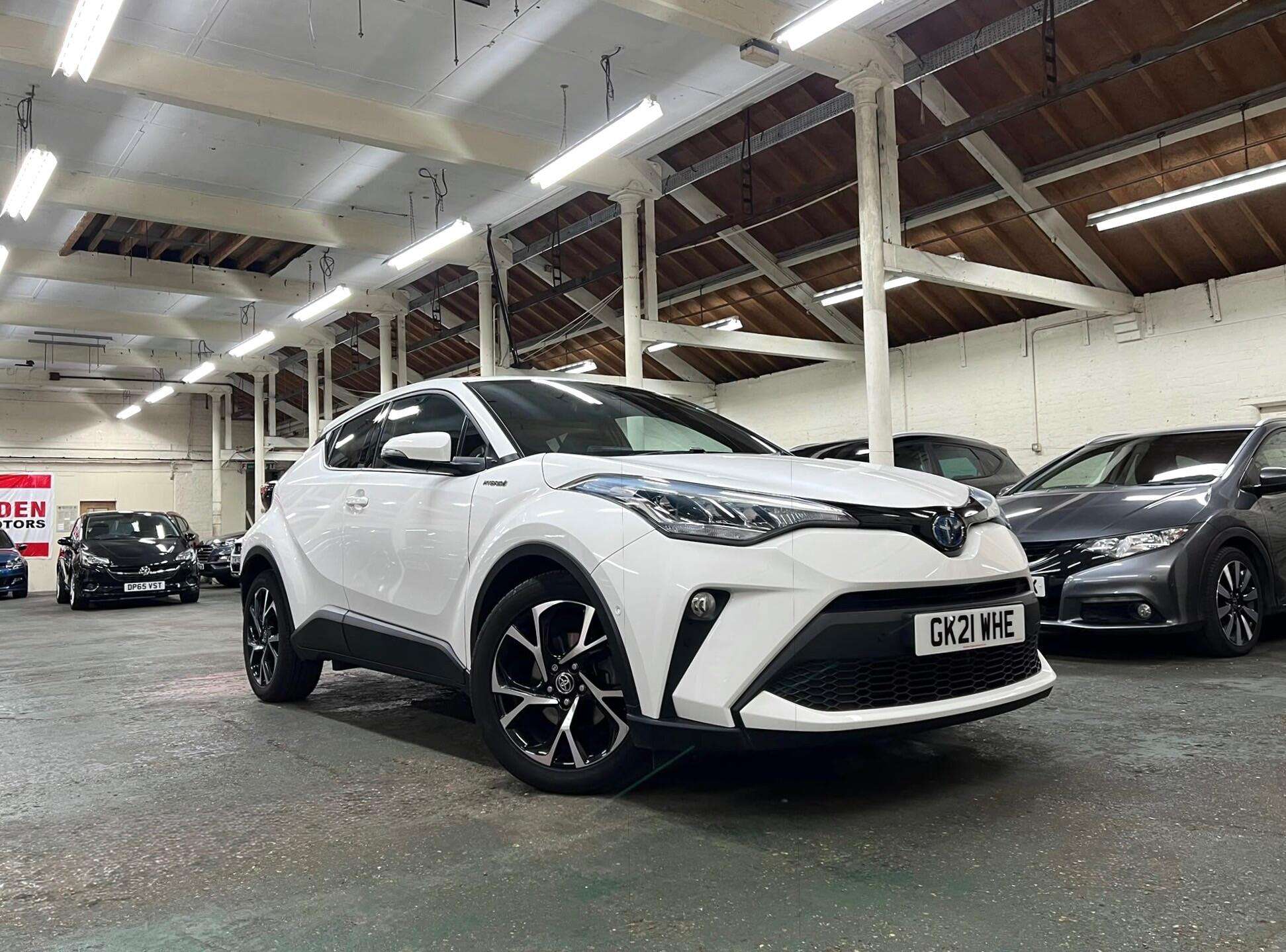 A 2021 TOYOTA C-HR 1.8 VVT-h Design CVT Euro 6 (s/s) 5dr A 2021 TOYOTA C-HR 1.8 VVT-h Design CVT Euro 6 (s/s) 5dr