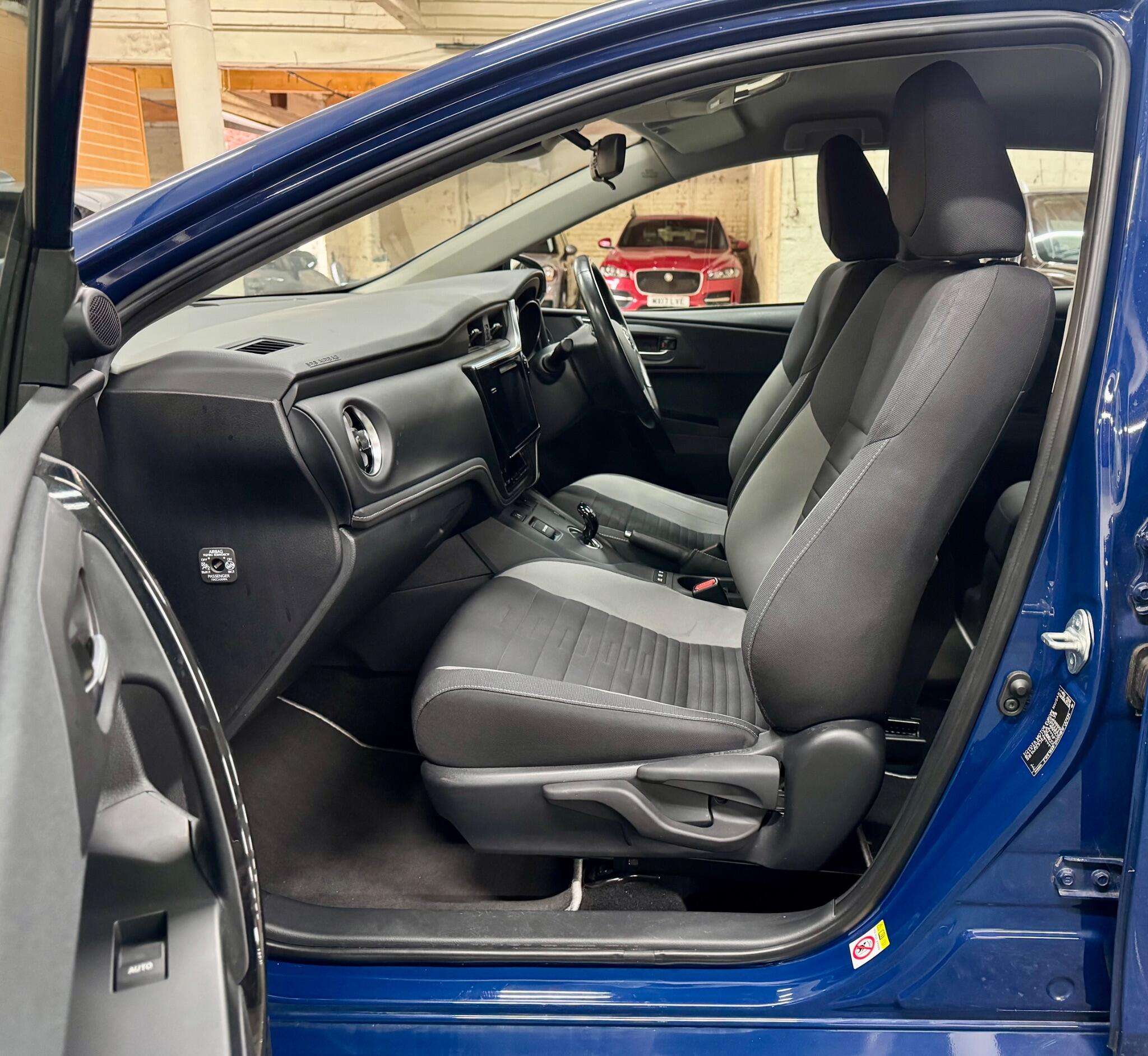 2018 TOYOTA AURIS 2018 TOYOTA AURIS