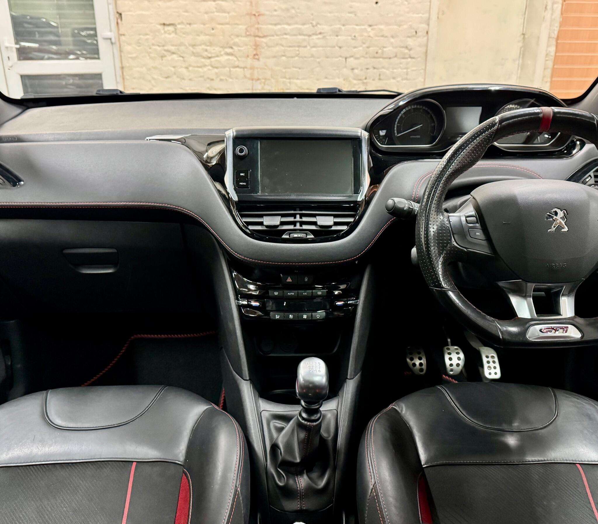 2016 PEUGEOT 208 2016 PEUGEOT 208