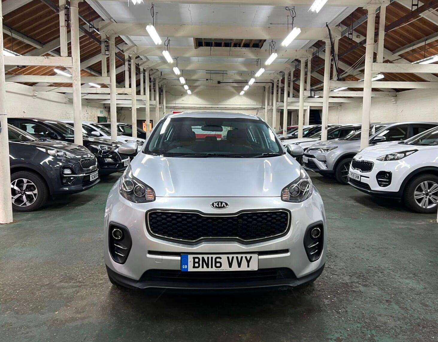 A 2016 KIA SPORTAGE 1.7 CRDi 1 Euro 6 (s/s) 5dr A 2016 KIA SPORTAGE 1.7 CRDi 1 Euro 6 (s/s) 5dr