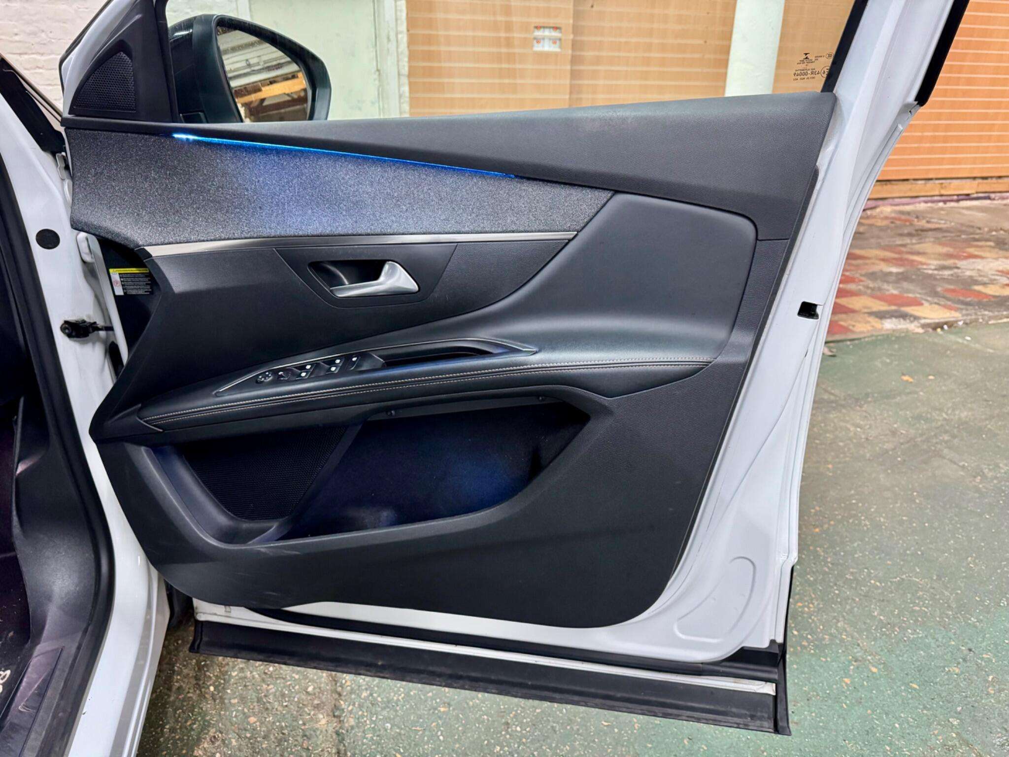 2020 PEUGEOT 5008 2020 PEUGEOT 5008