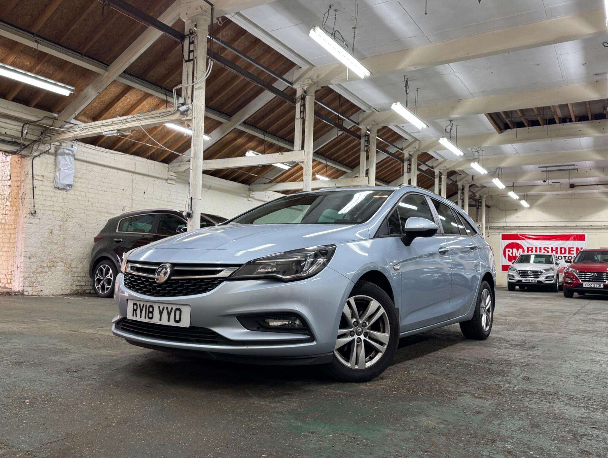 A 2018 VAUXHALL ASTRA 1.6 CDTi ecoFLEX Design Sports Tourer Euro 6 (s/s) 5dr A 2018 VAUXHALL ASTRA 1.6 CDTi ecoFLEX Design Sports Tourer Euro 6 (s/s) 5dr