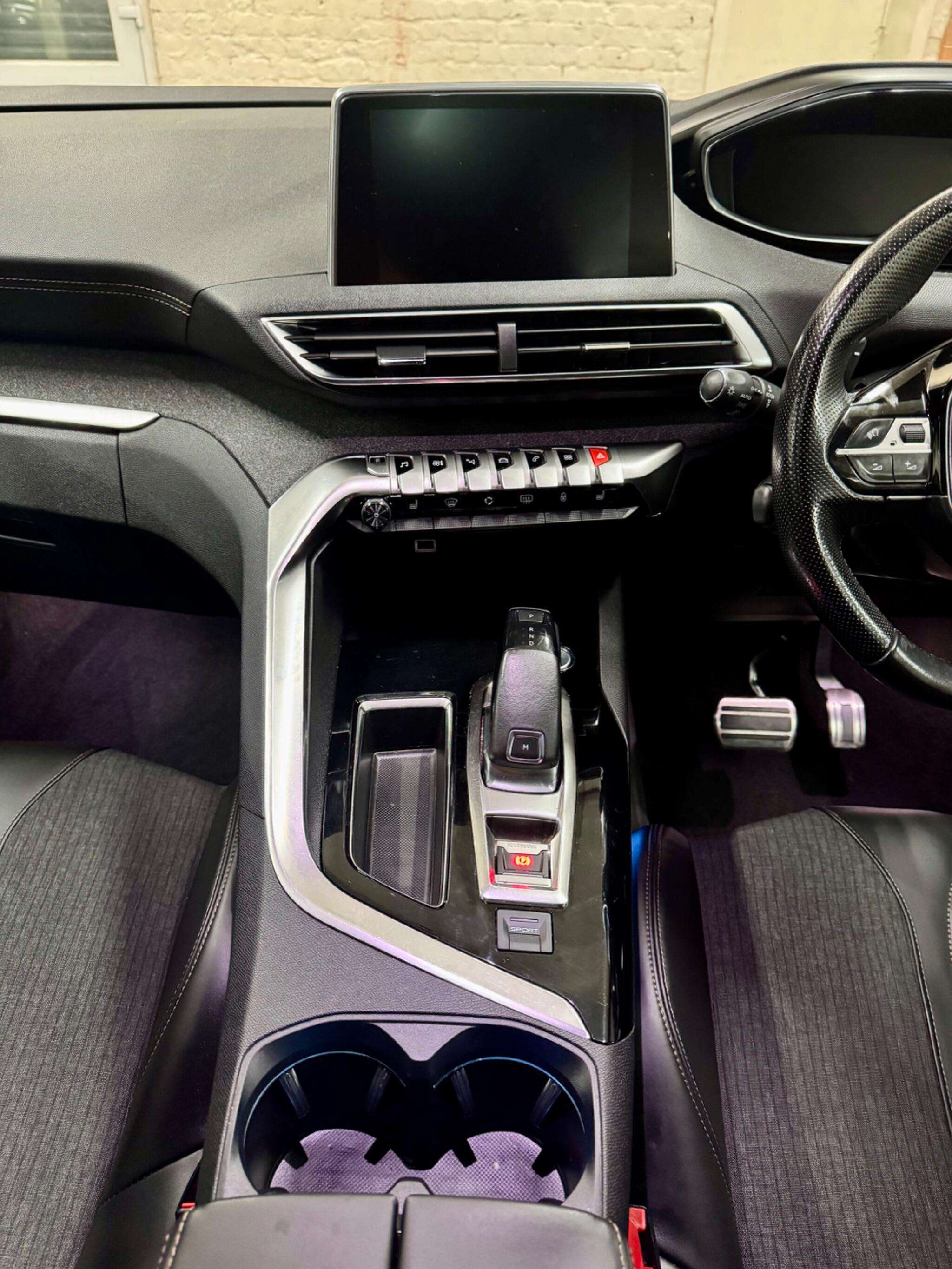 2018 PEUGEOT 5008 2018 PEUGEOT 5008