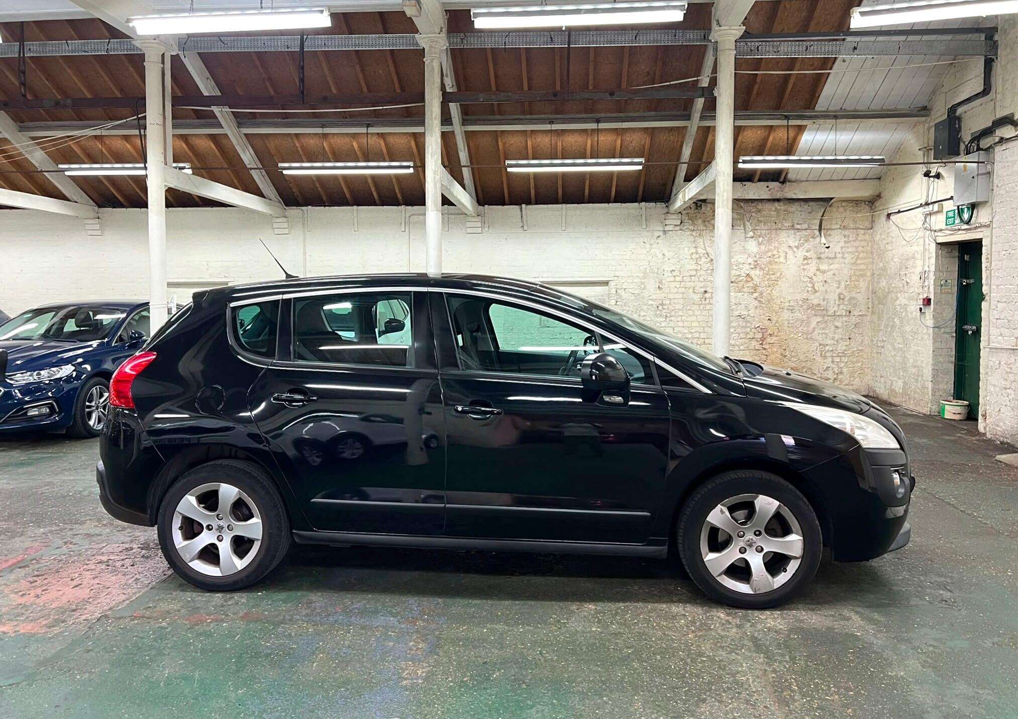 2011 PEUGEOT 3008 2011 PEUGEOT 3008