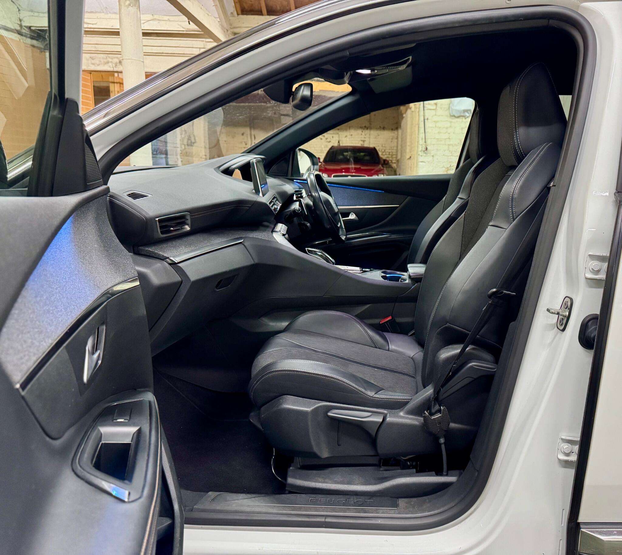 2020 PEUGEOT 5008 2020 PEUGEOT 5008