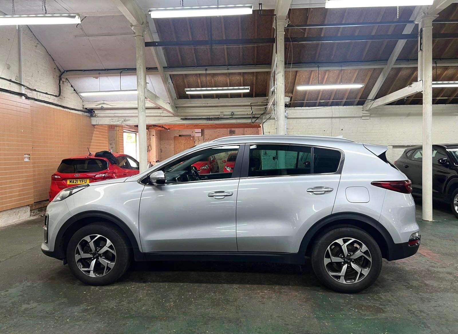 A 2019 KIA SPORTAGE 1.6 GDi 2 Euro 6 (s/s) 5dr A 2019 KIA SPORTAGE 1.6 GDi 2 Euro 6 (s/s) 5dr