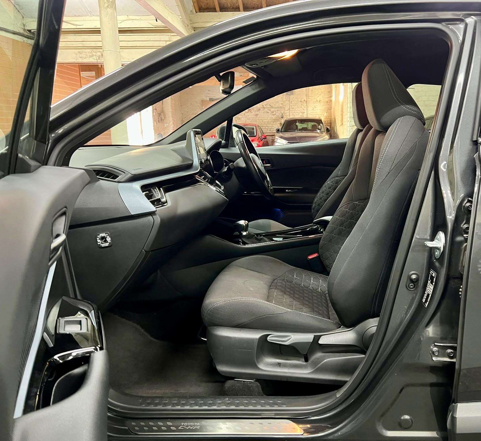2021 TOYOTA C-HR 2021 TOYOTA C-HR