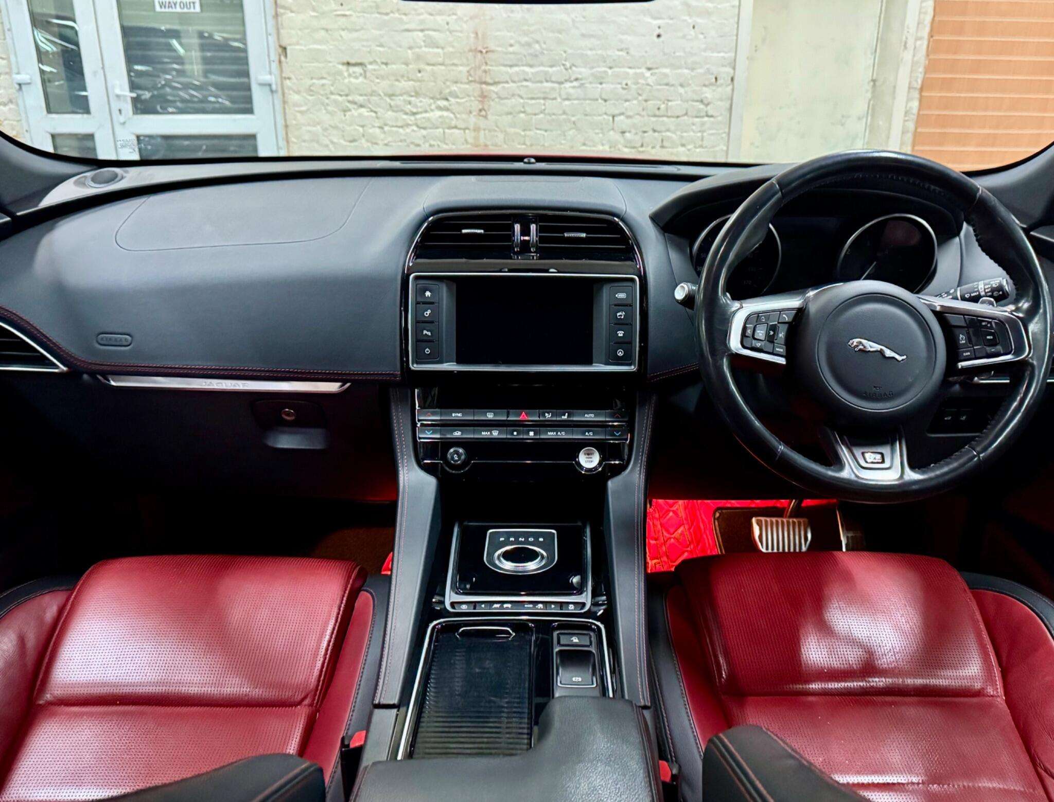 2017 JAGUAR F-PACE 2017 JAGUAR F-PACE