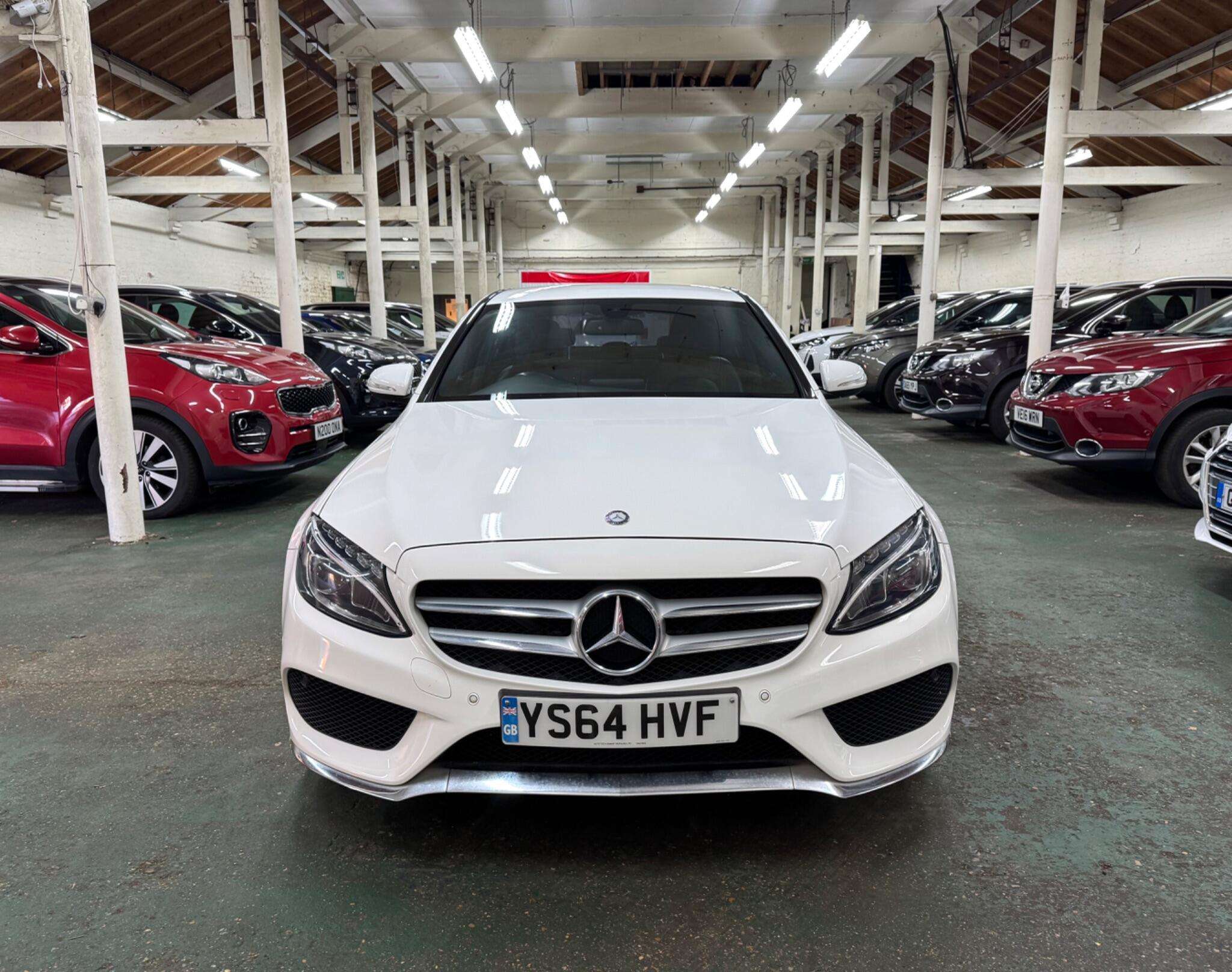 A 2014 MERCEDES-BENZ C CLASS 2.1 C220 BlueTEC AMG Line G-Tronic+ Euro 6 (s/s) 4dr A 2014 MERCEDES-BENZ C CLASS 2.1 C220 BlueTEC AMG Line G-Tronic+ Euro 6 (s/s) 4dr