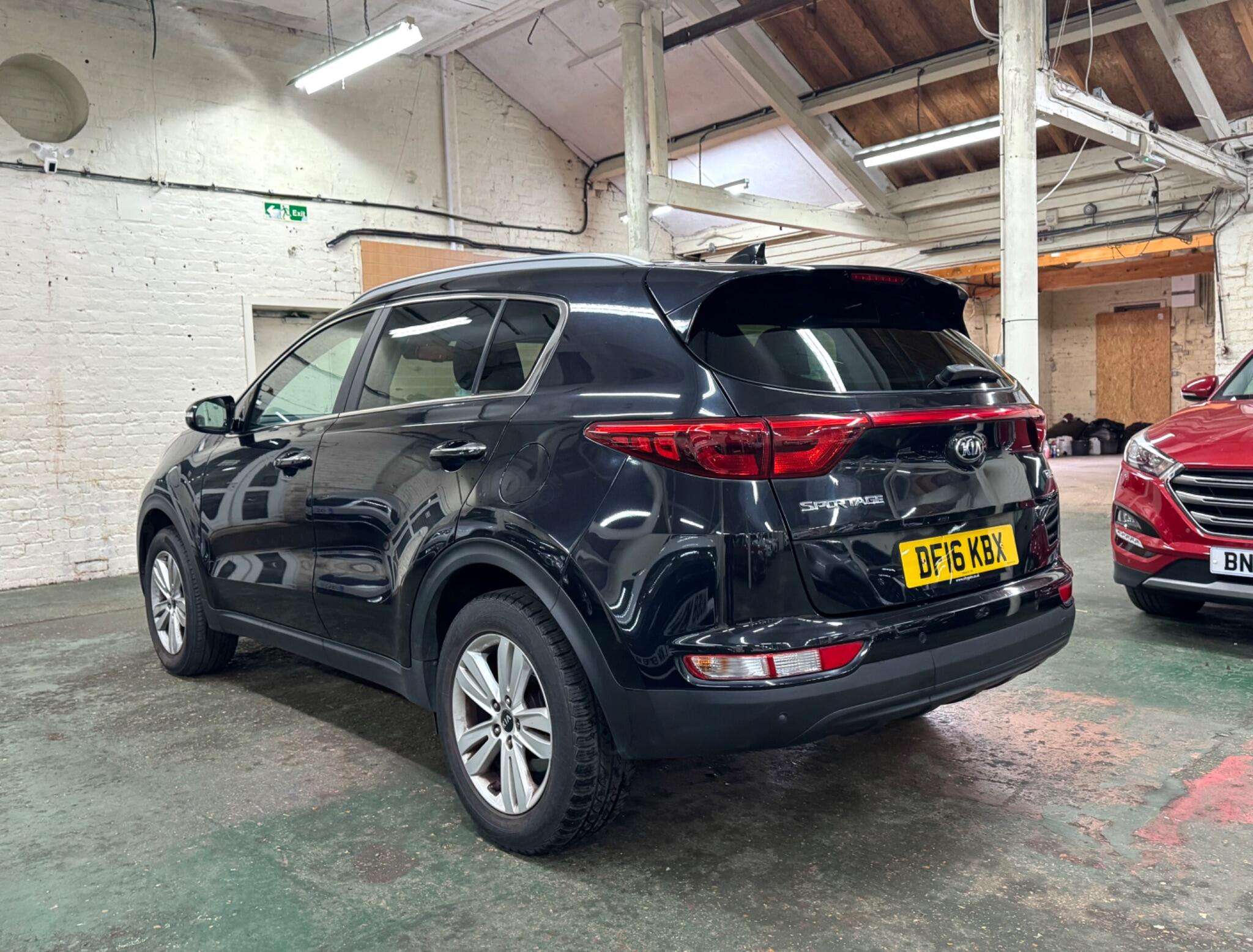 A 2016 KIA SPORTAGE 1.6 GDi 2 Euro 6 (s/s) 5dr A 2016 KIA SPORTAGE 1.6 GDi 2 Euro 6 (s/s) 5dr