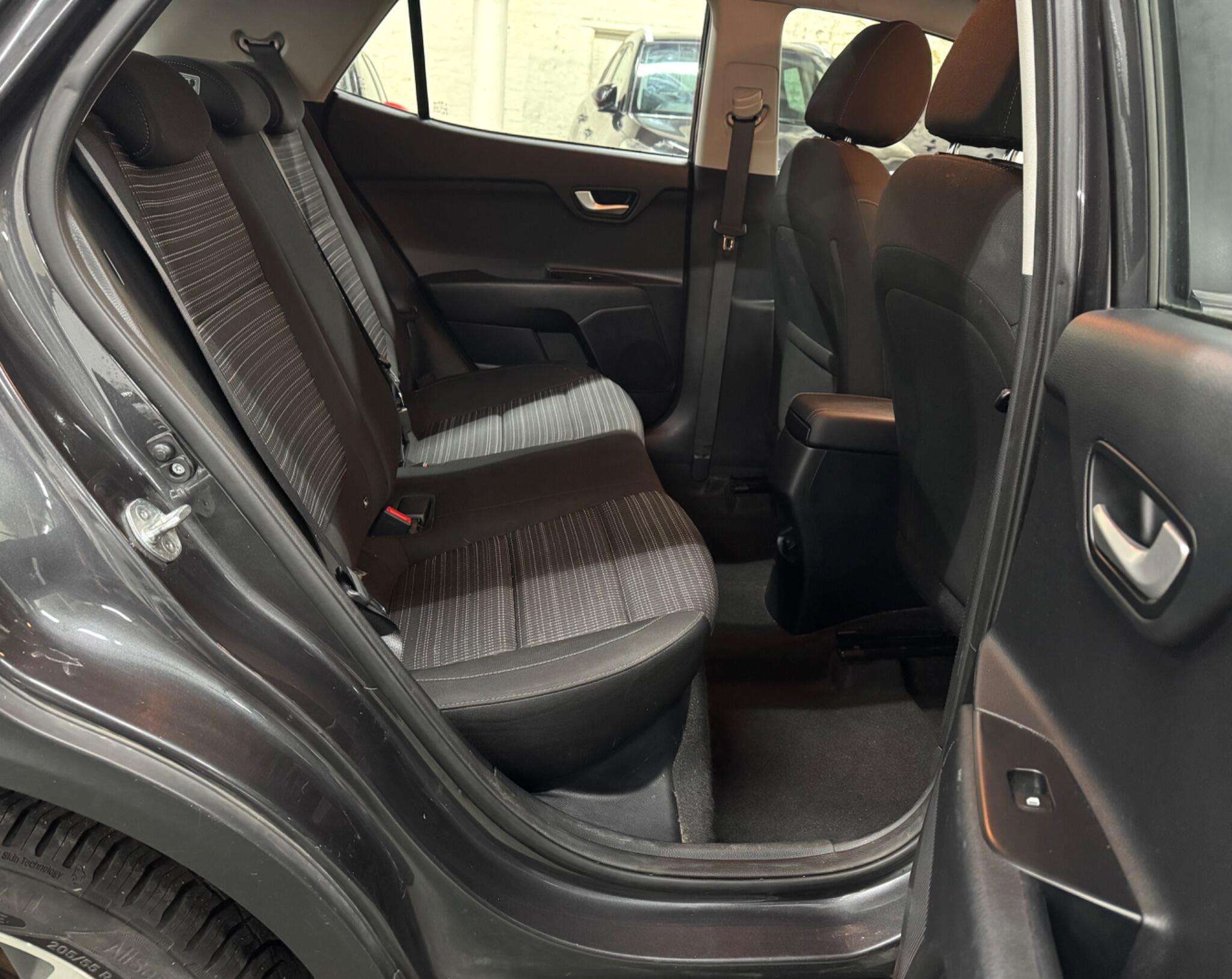 2019 KIA STONIC 2019 KIA STONIC